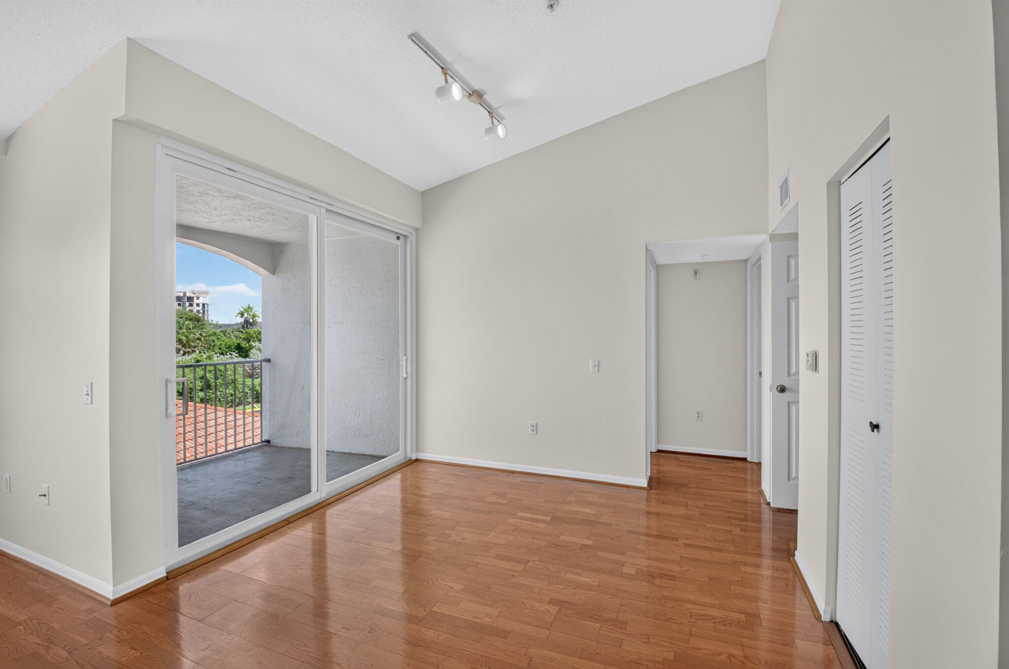 417 Villa Circle Property Photo 13