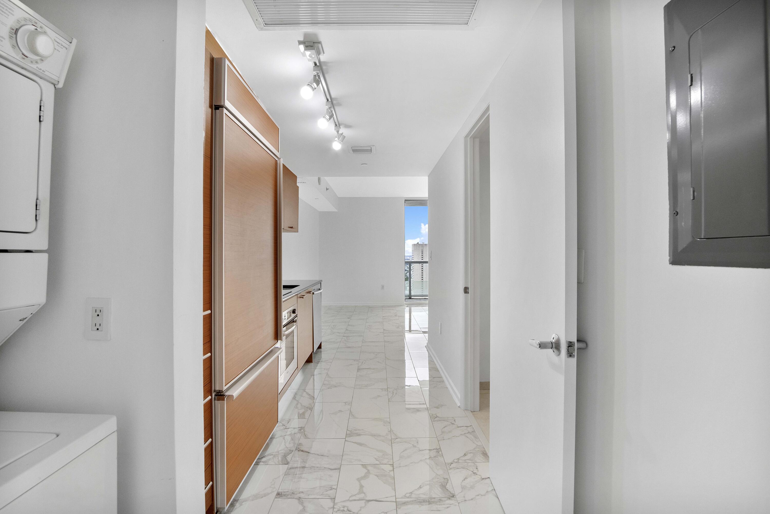 50 Biscayne Boulevard 4503 Property Photo 1