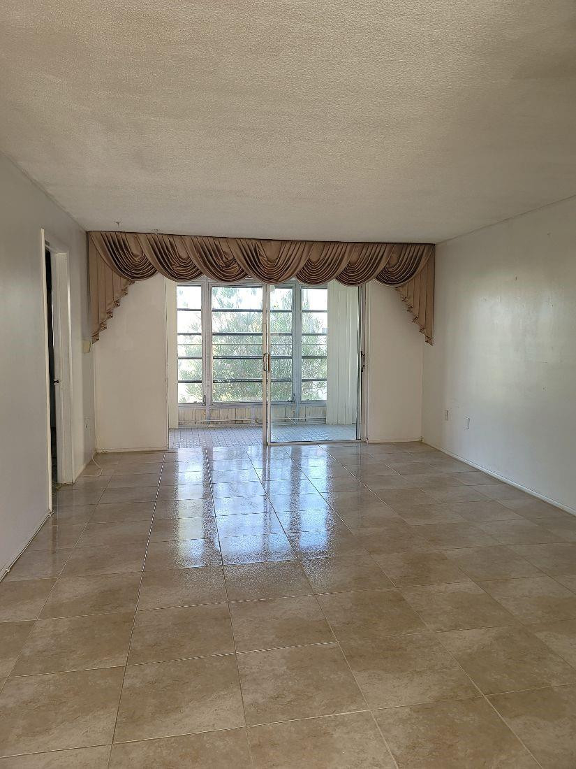 2951 Sunrise Lakes Drive E Property Photo 12