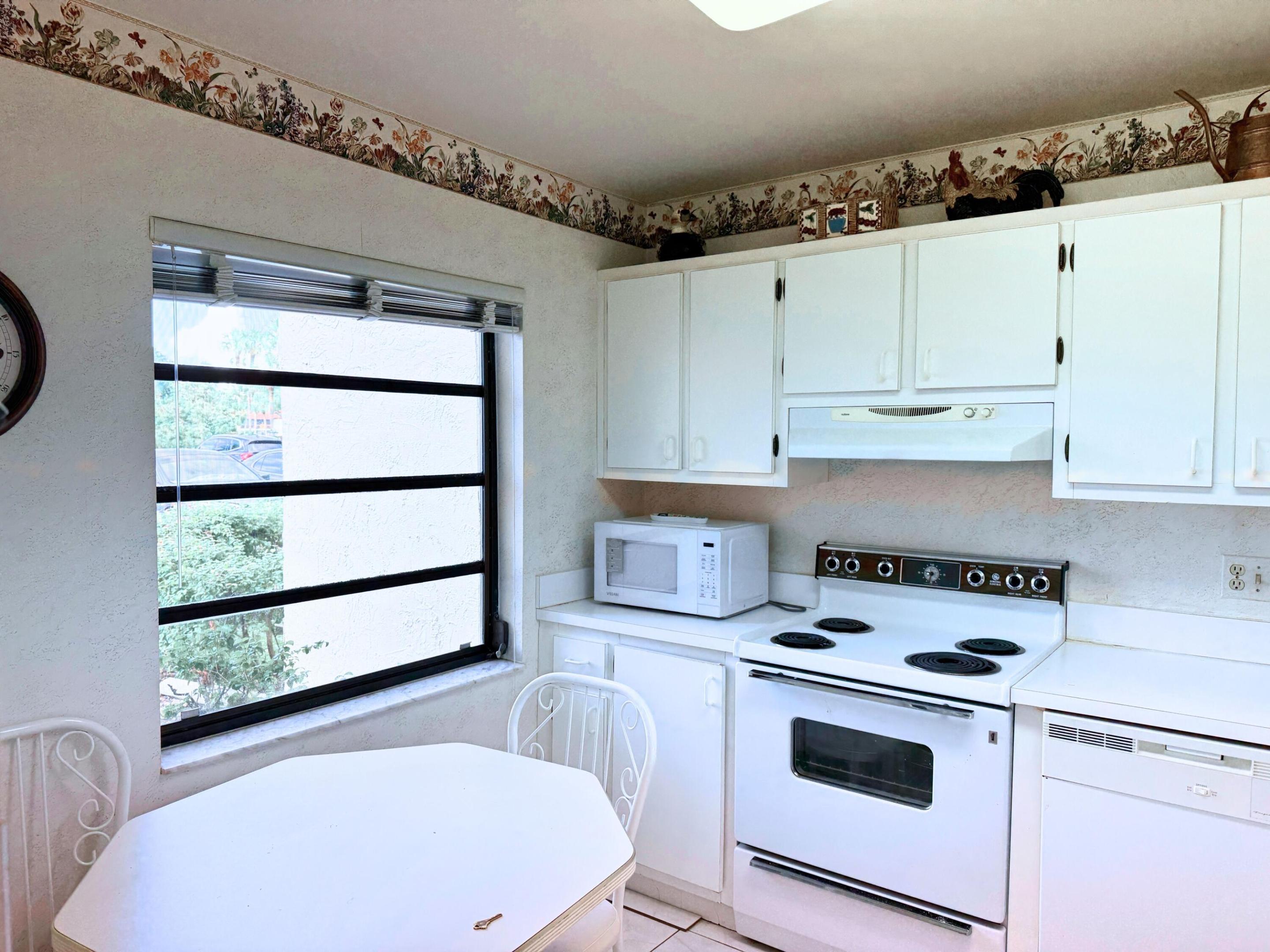 8410 Casa Del Lago E Property Photo 11