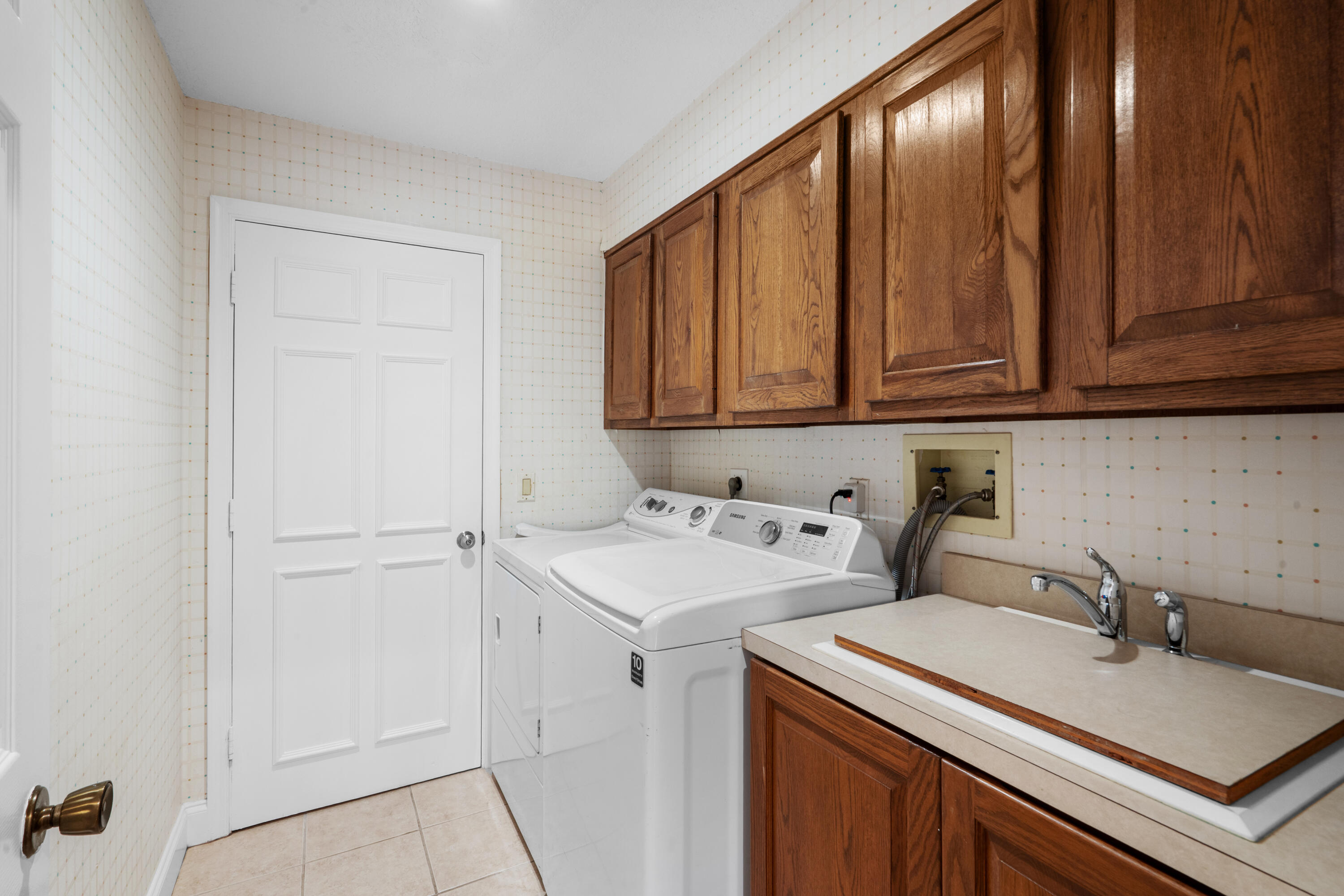 40 Edinburgh Drive Property Photo 63