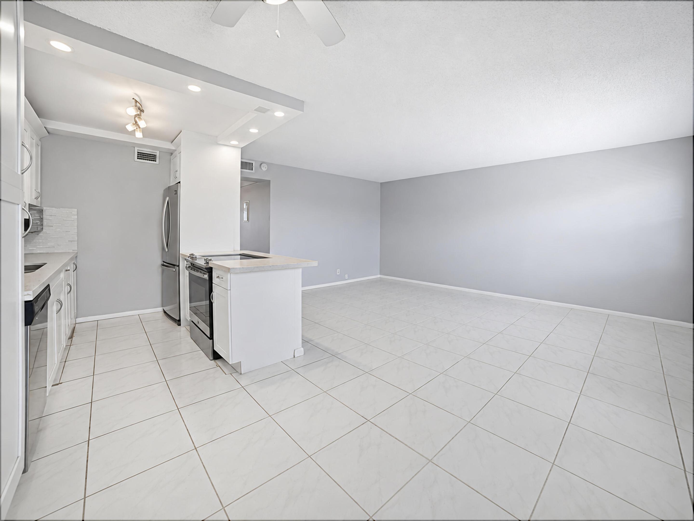 3002 Exeter A Property Photo 5