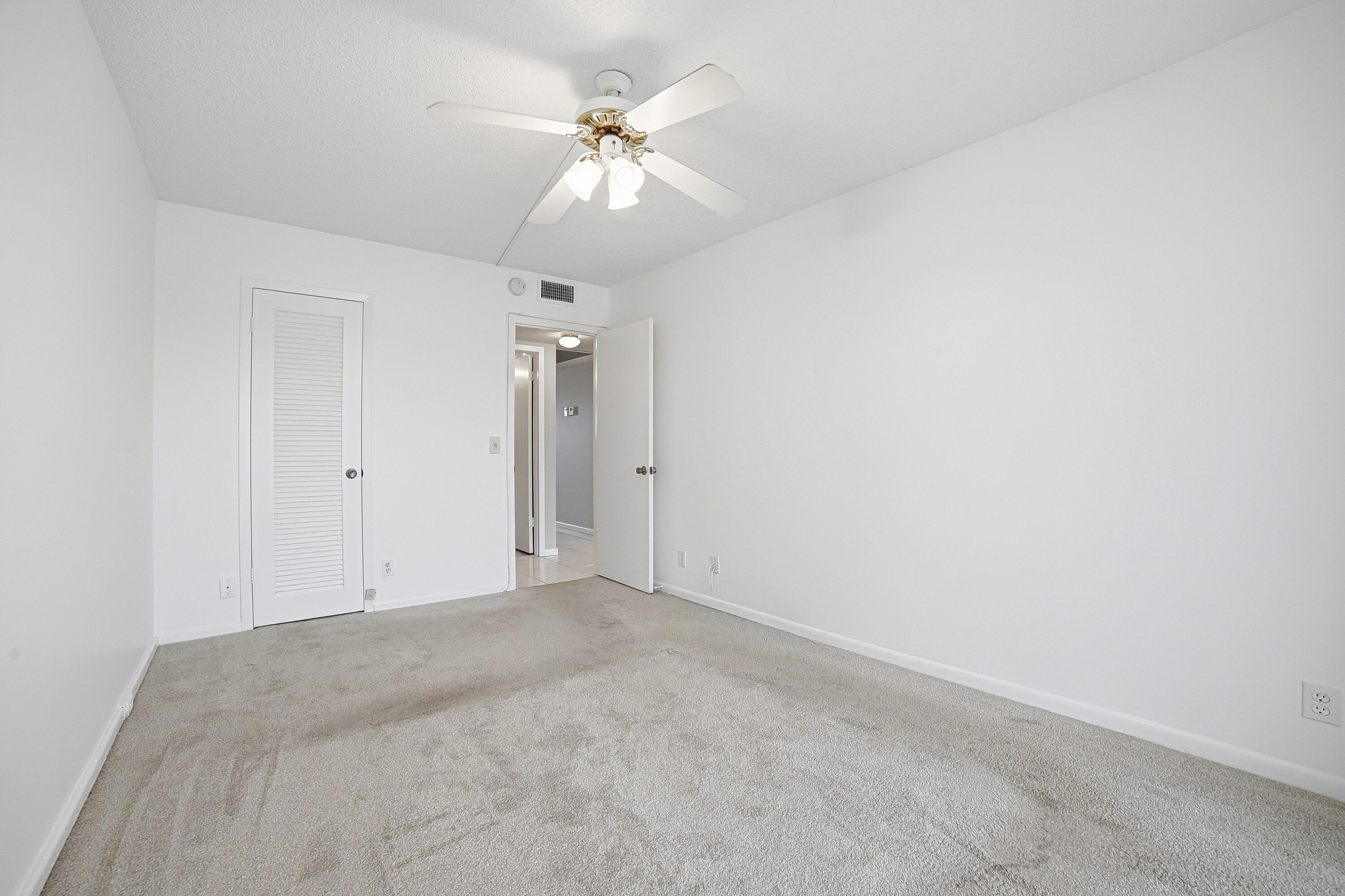 3002 Exeter A Property Photo 8