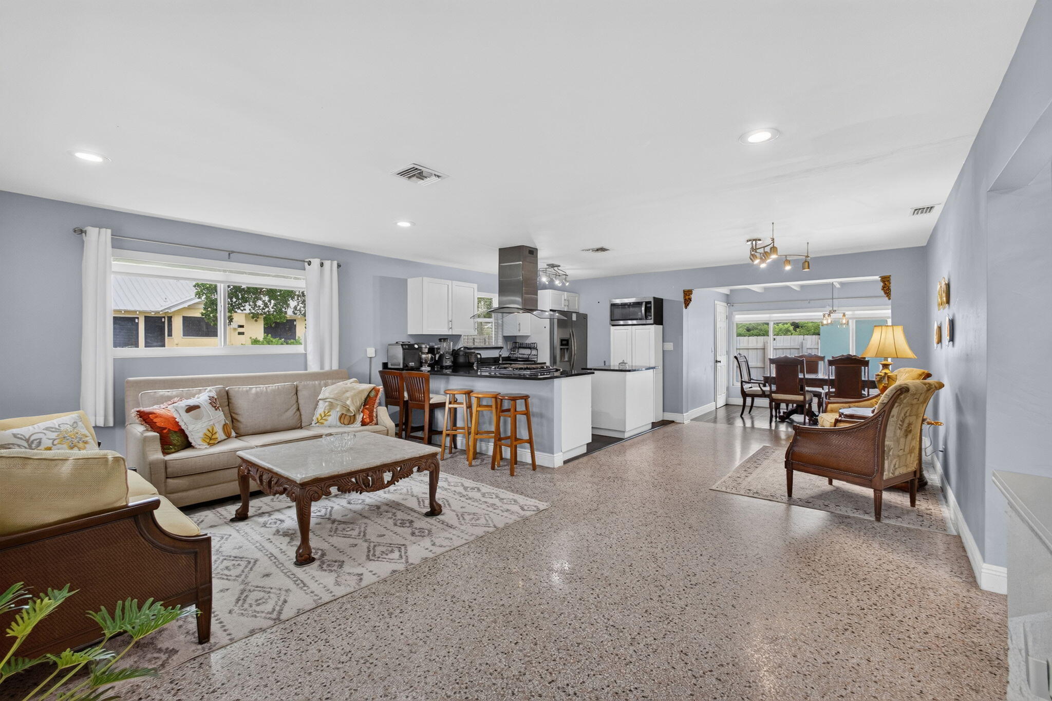 439 45TH Street Property Photo 1