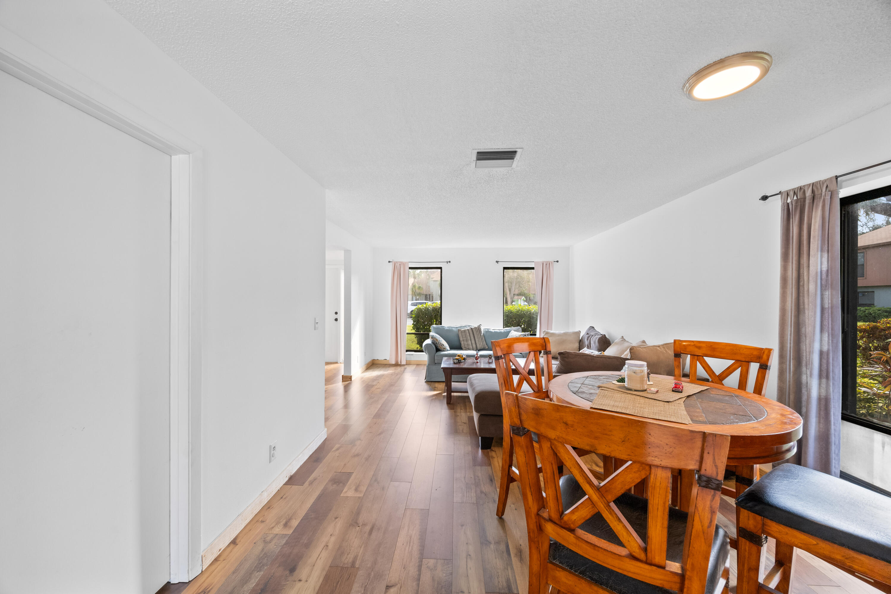 310 Sandtree Drive Property Photo 11