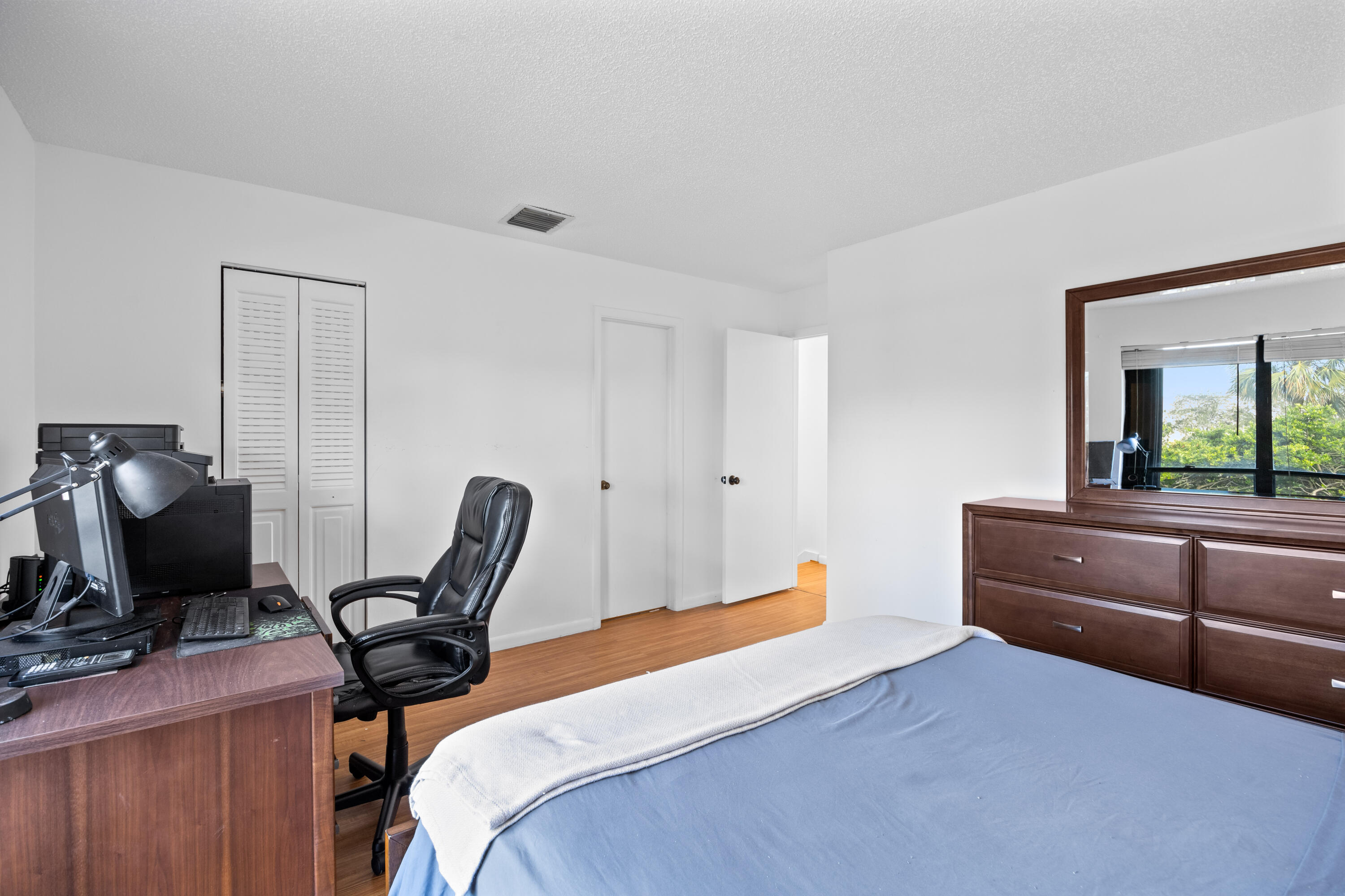 310 Sandtree Drive Property Photo 16