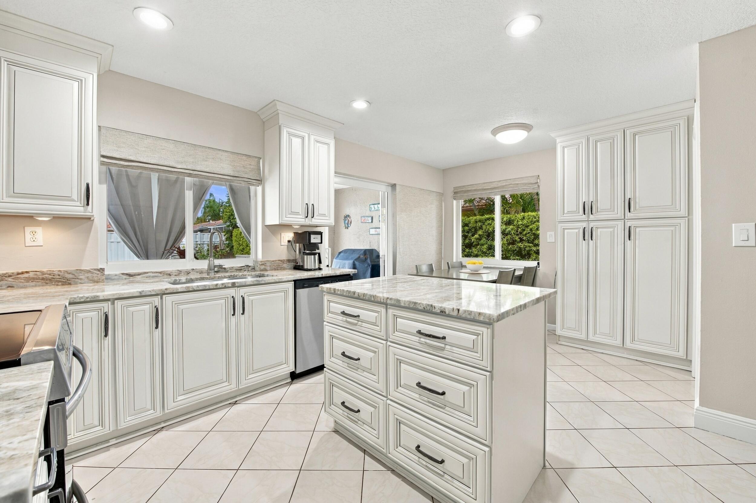 626 Nw 100th Way Property Photo 17