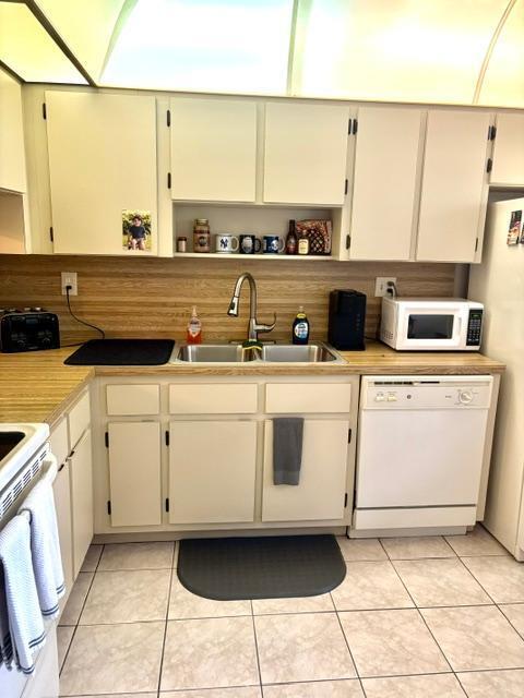 6095 N Sabal Palm Boulevard 308 Property Photo 6