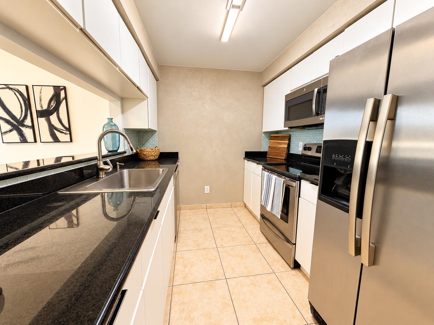 2475 Brickell Avenue 1705 Property Photo 4