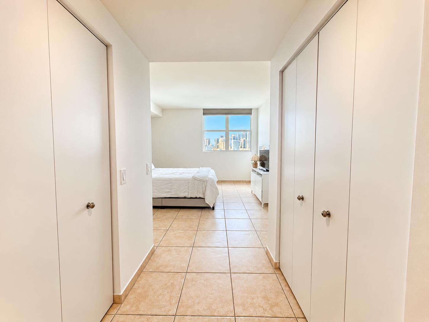 2475 Brickell Avenue 1705 Property Photo 9