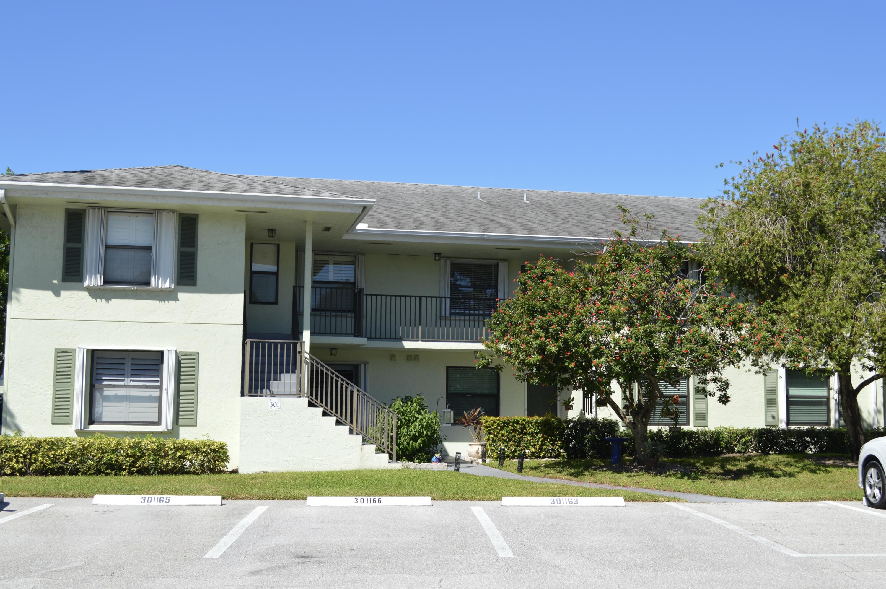 301 SABAL RIDGE Circle F Property Photo 1