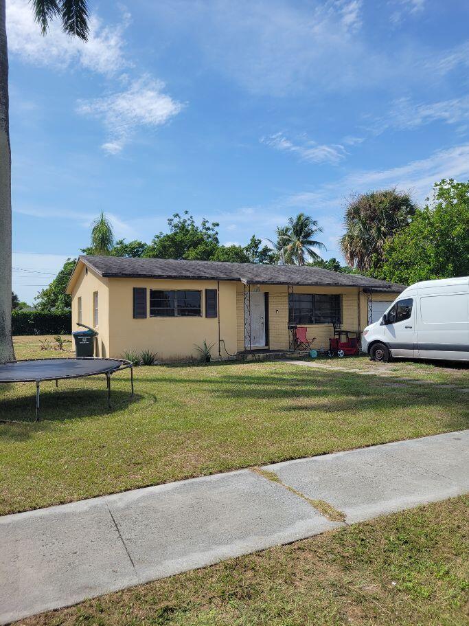 730 W Ilex Drive Property Photo 1