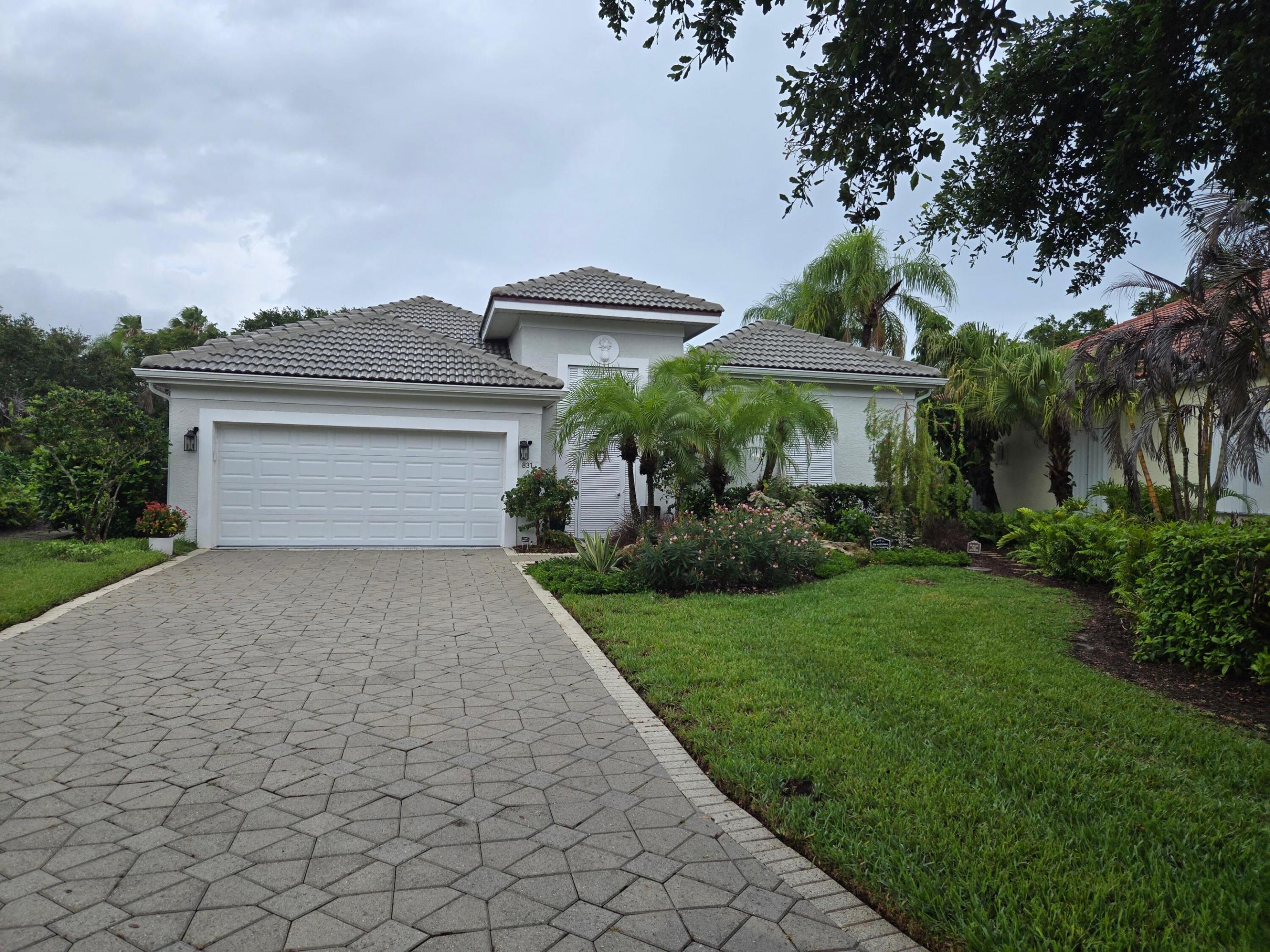 831 Island Club Square Property Photo 1