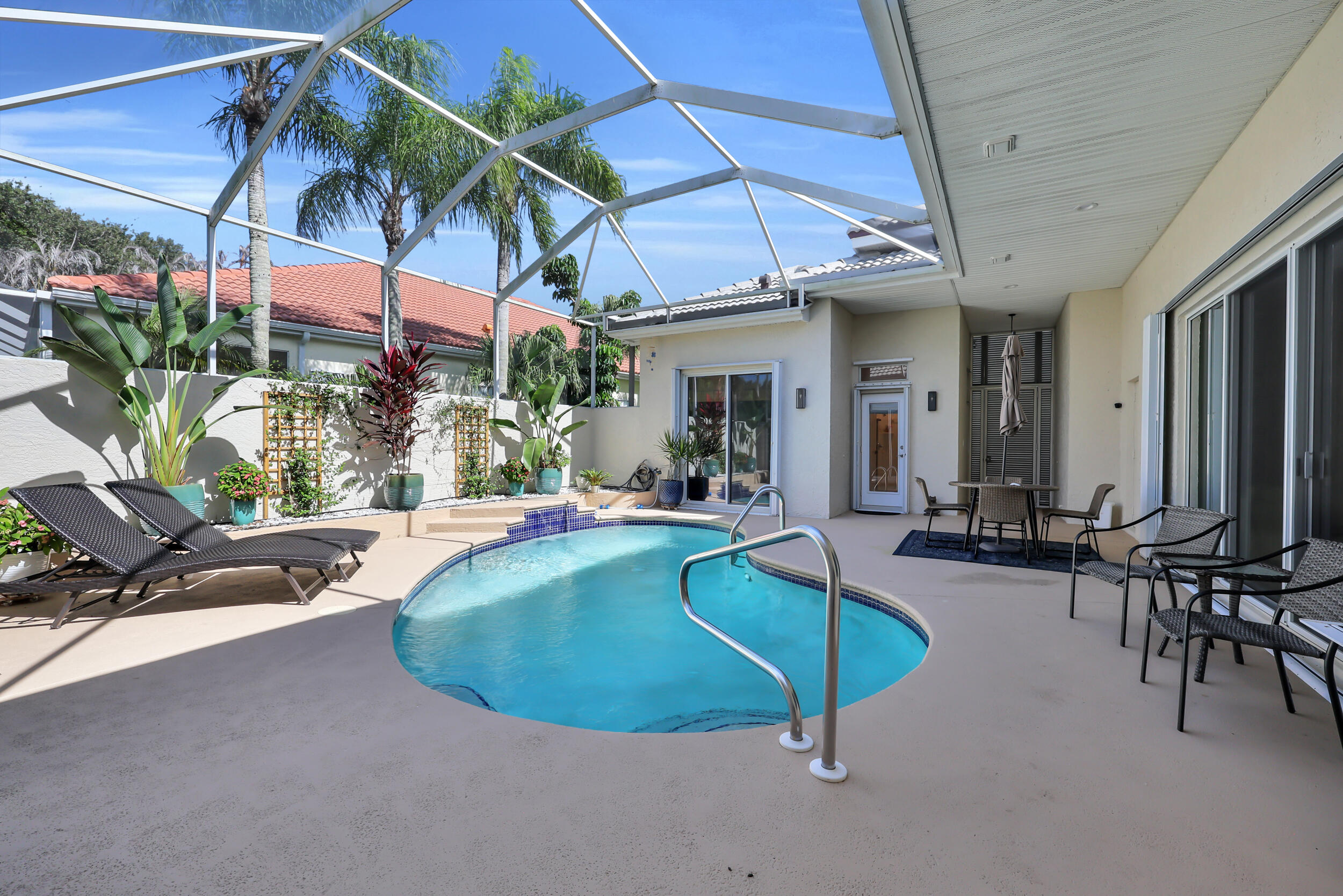 831 Island Club Square Property Photo 2