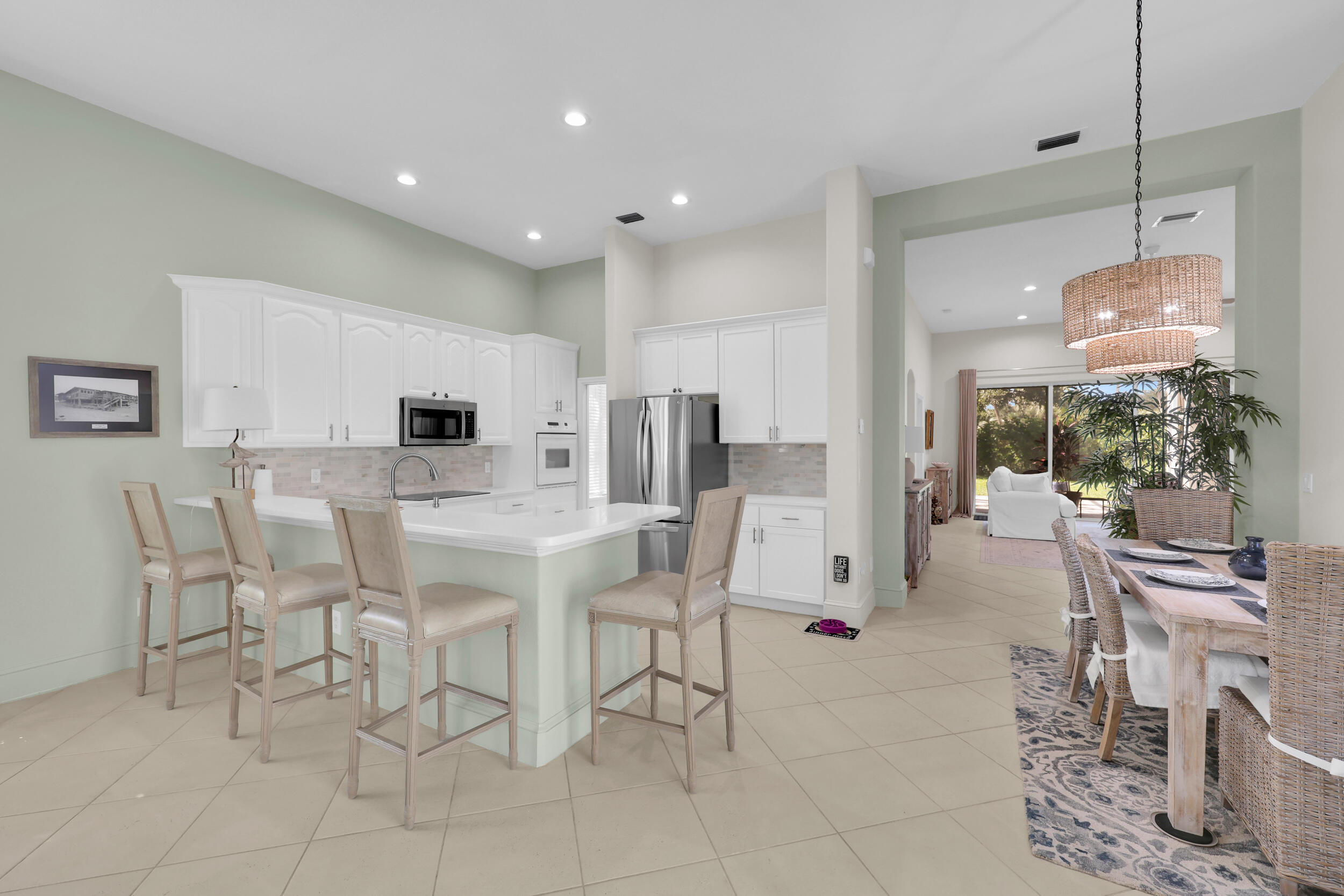 831 Island Club Square Property Photo 7