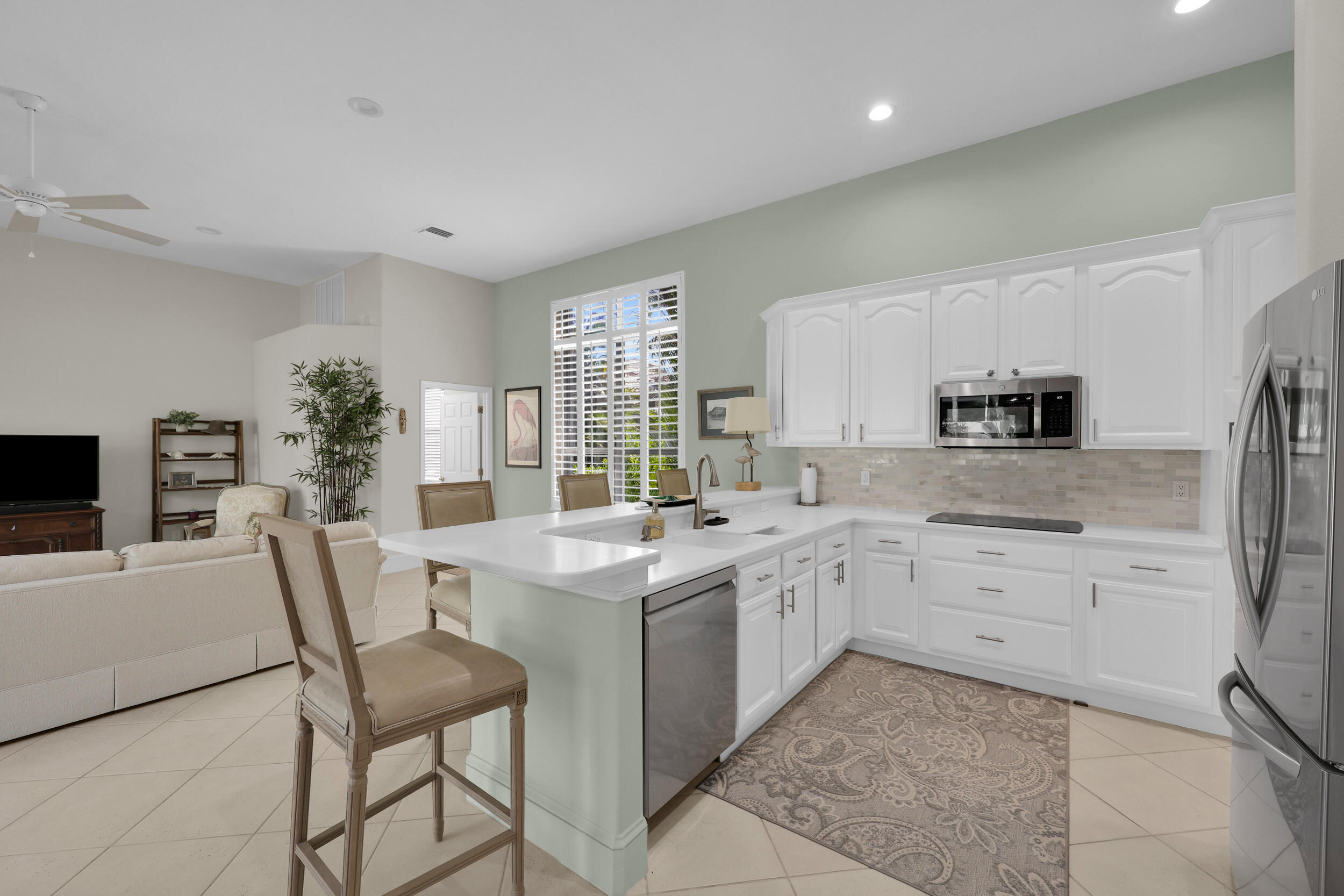 831 Island Club Square Property Photo 8