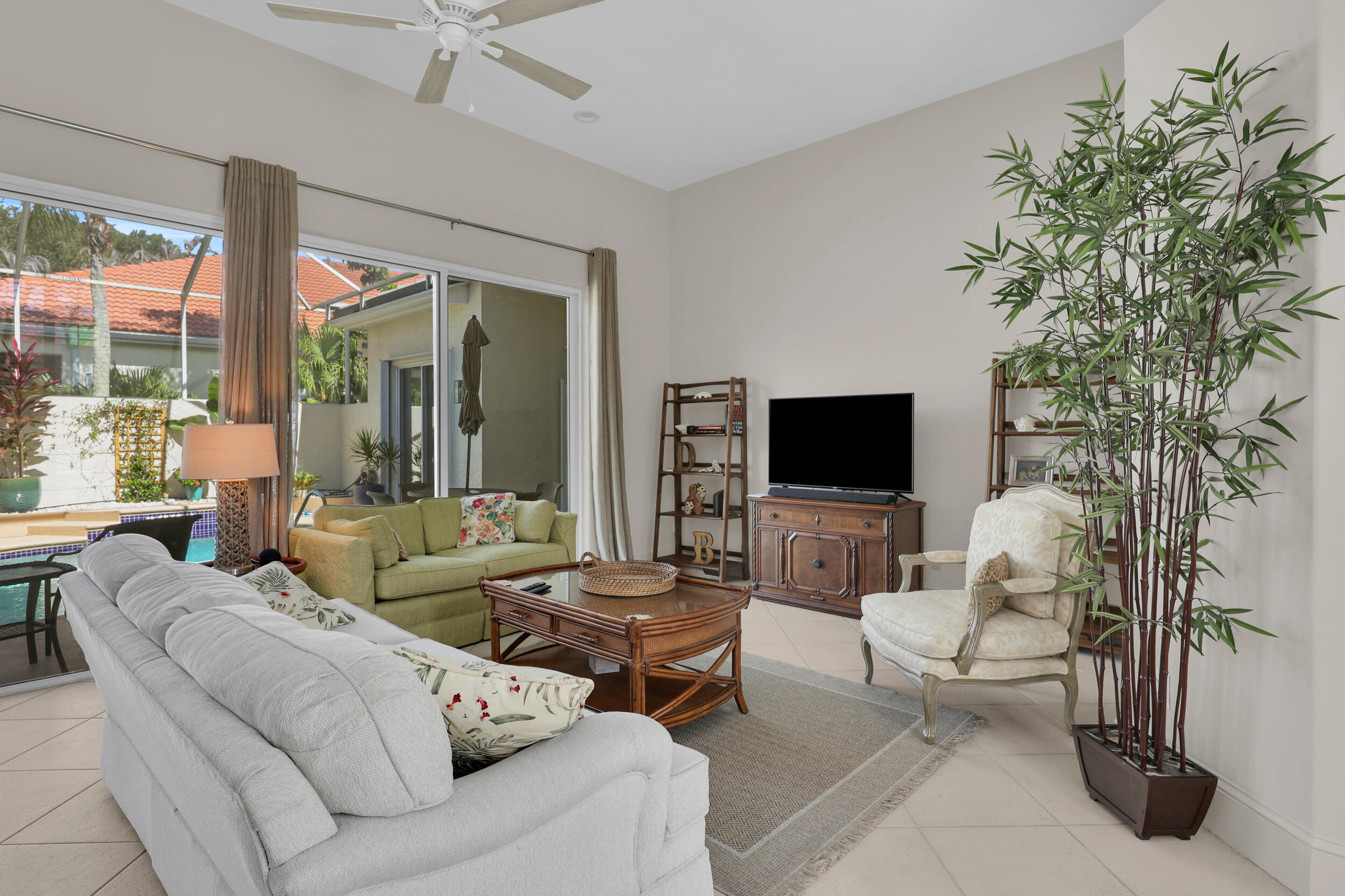 831 Island Club Square Property Photo 12