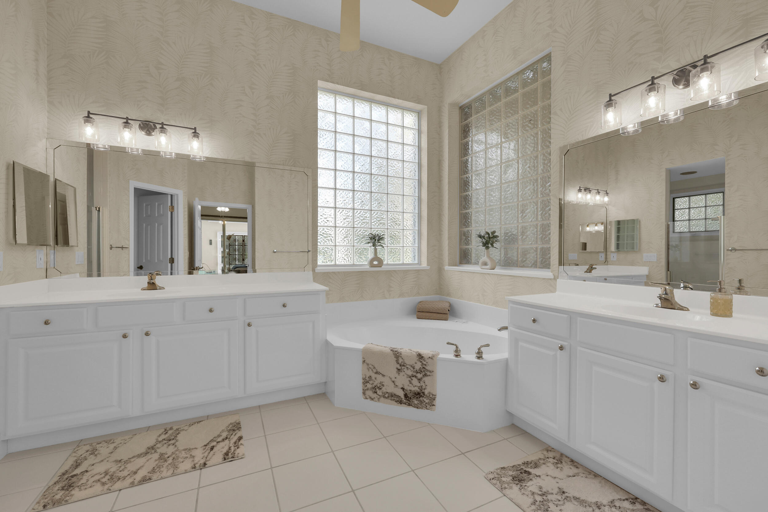 831 Island Club Square Property Photo 15