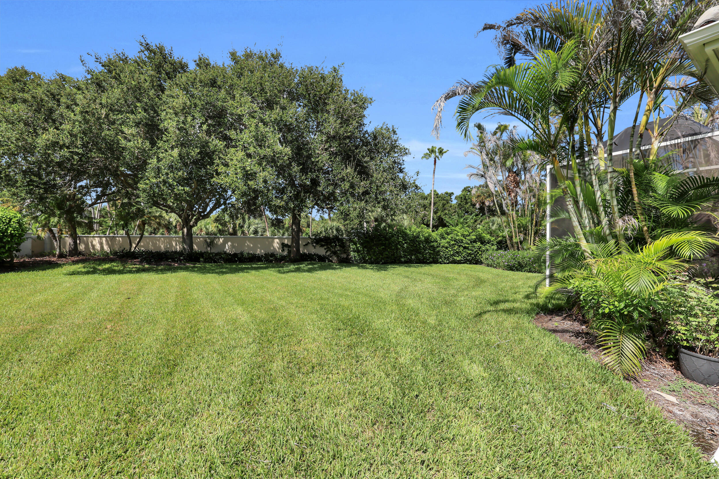 831 Island Club Square Property Photo 34