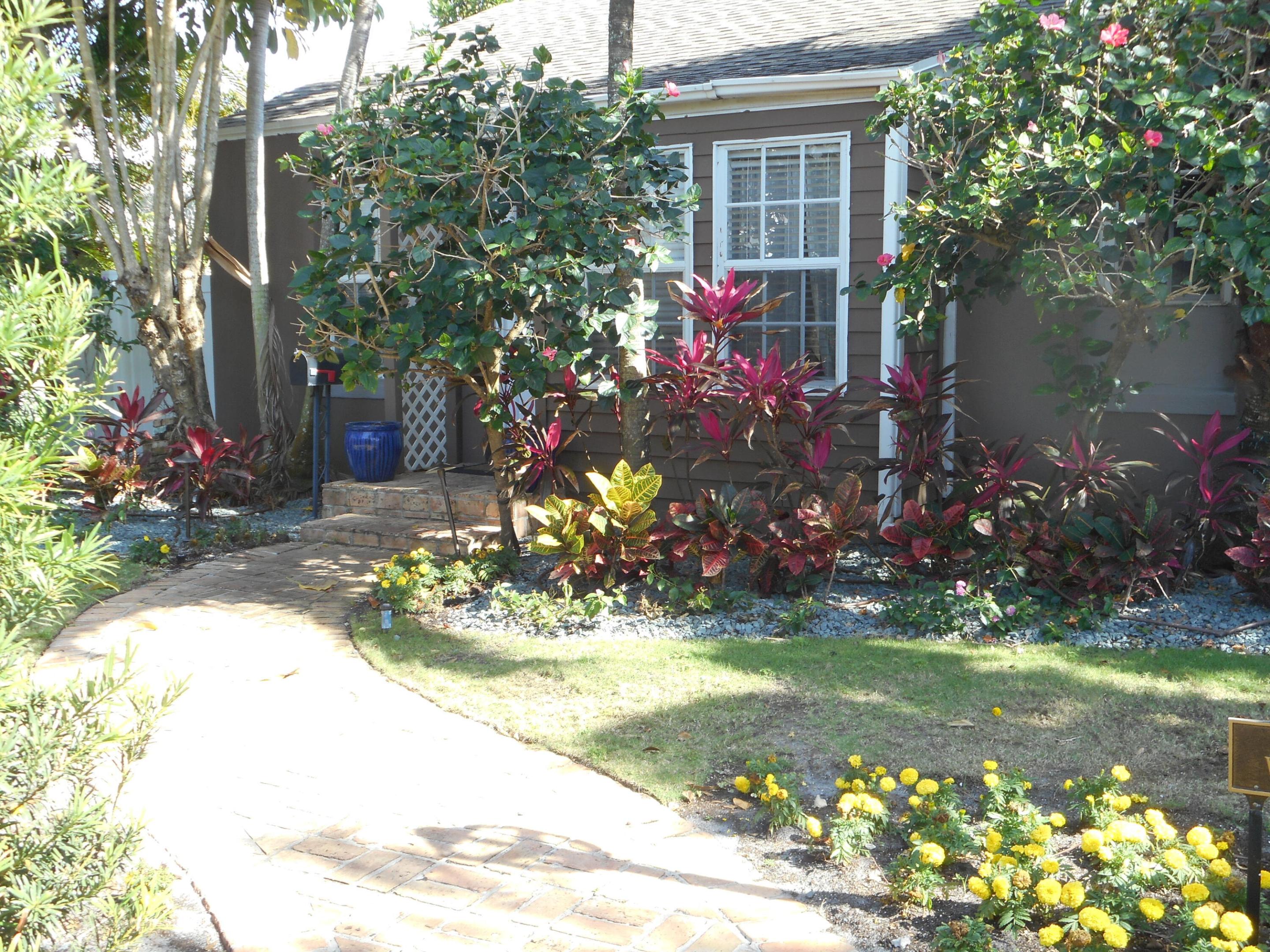 600 Westwood Road Property Photo 2