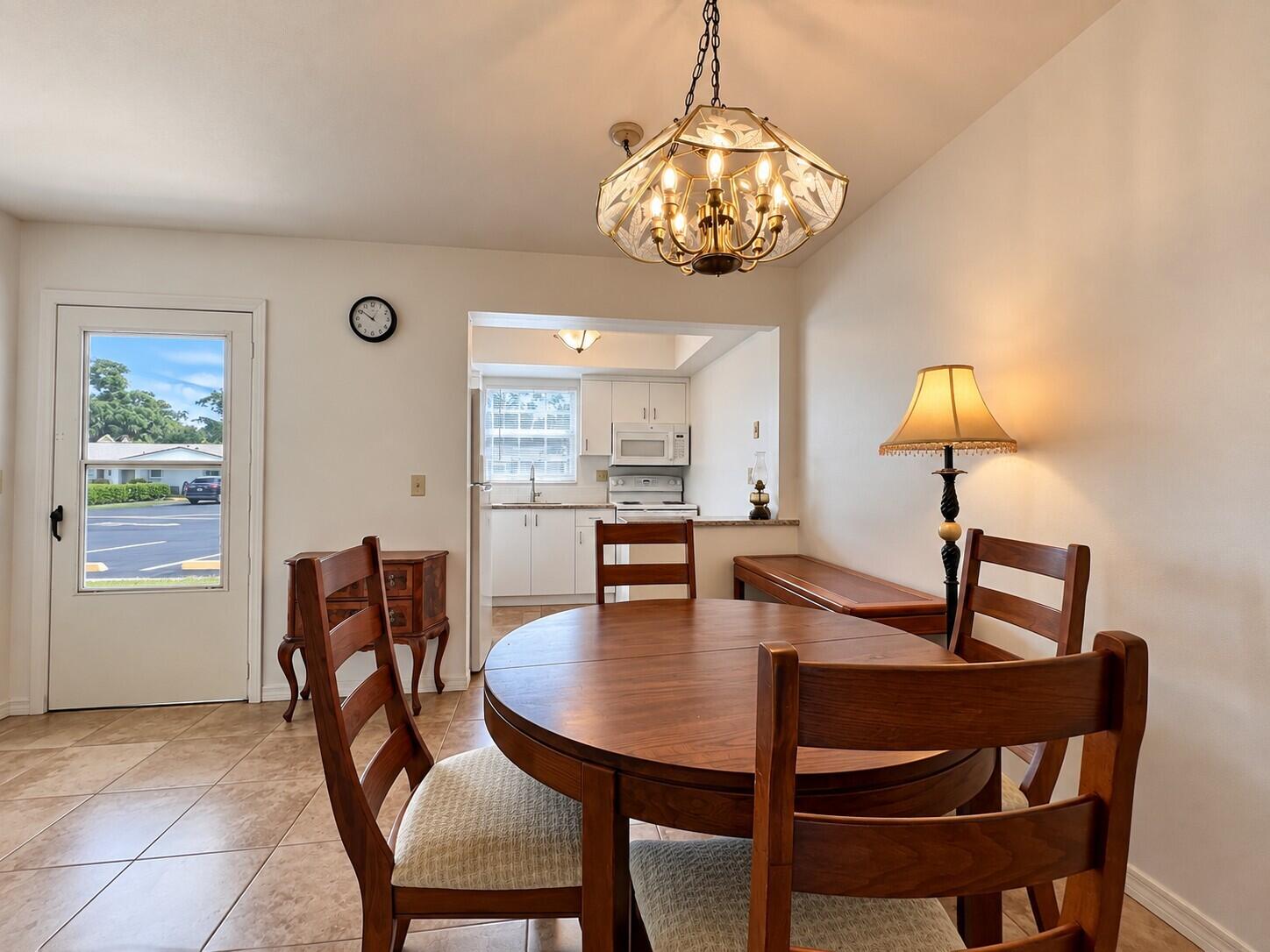 2920 Crosley Drive E E Property Photo 4