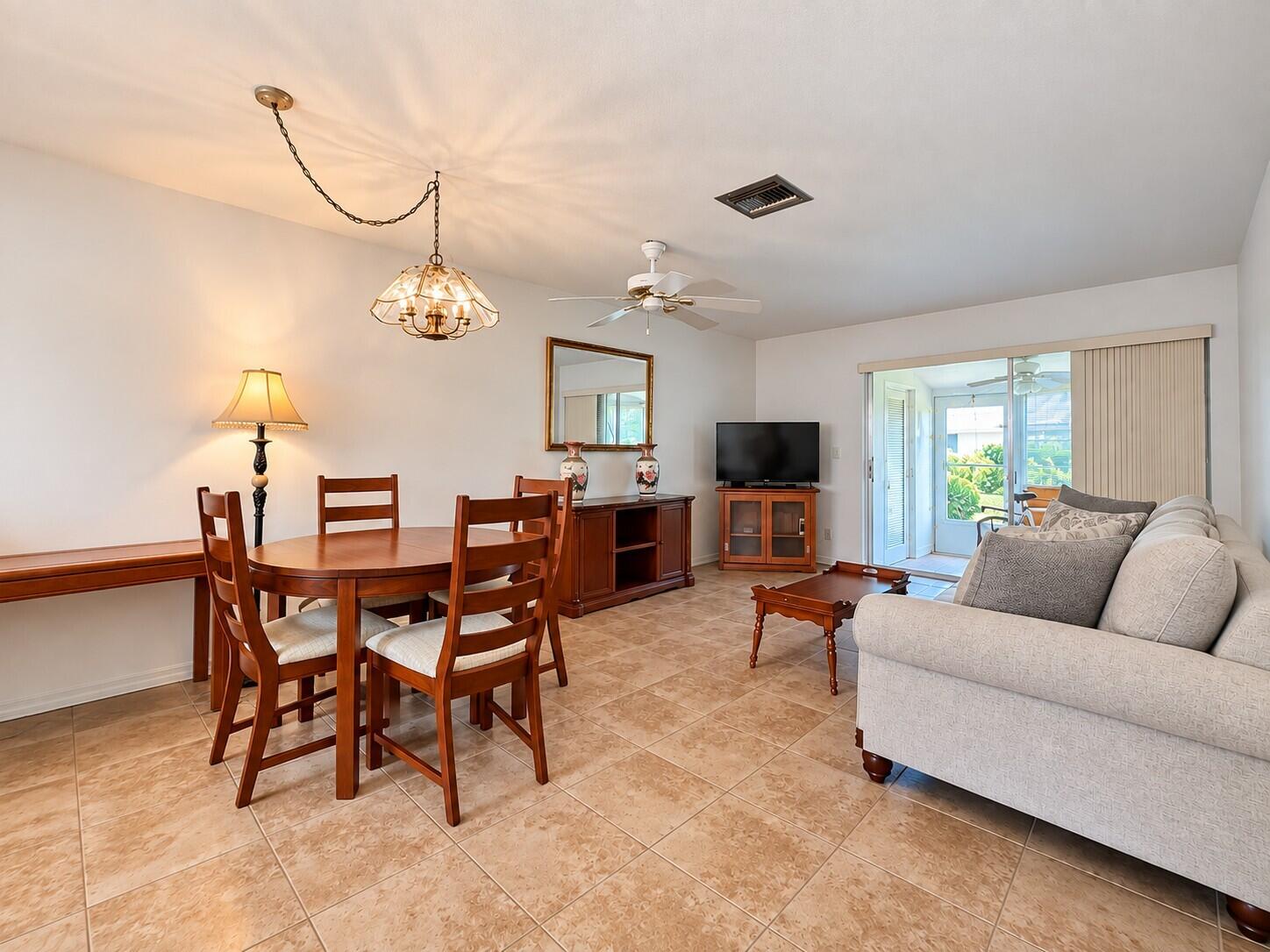 2920 Crosley Drive E E Property Photo 5