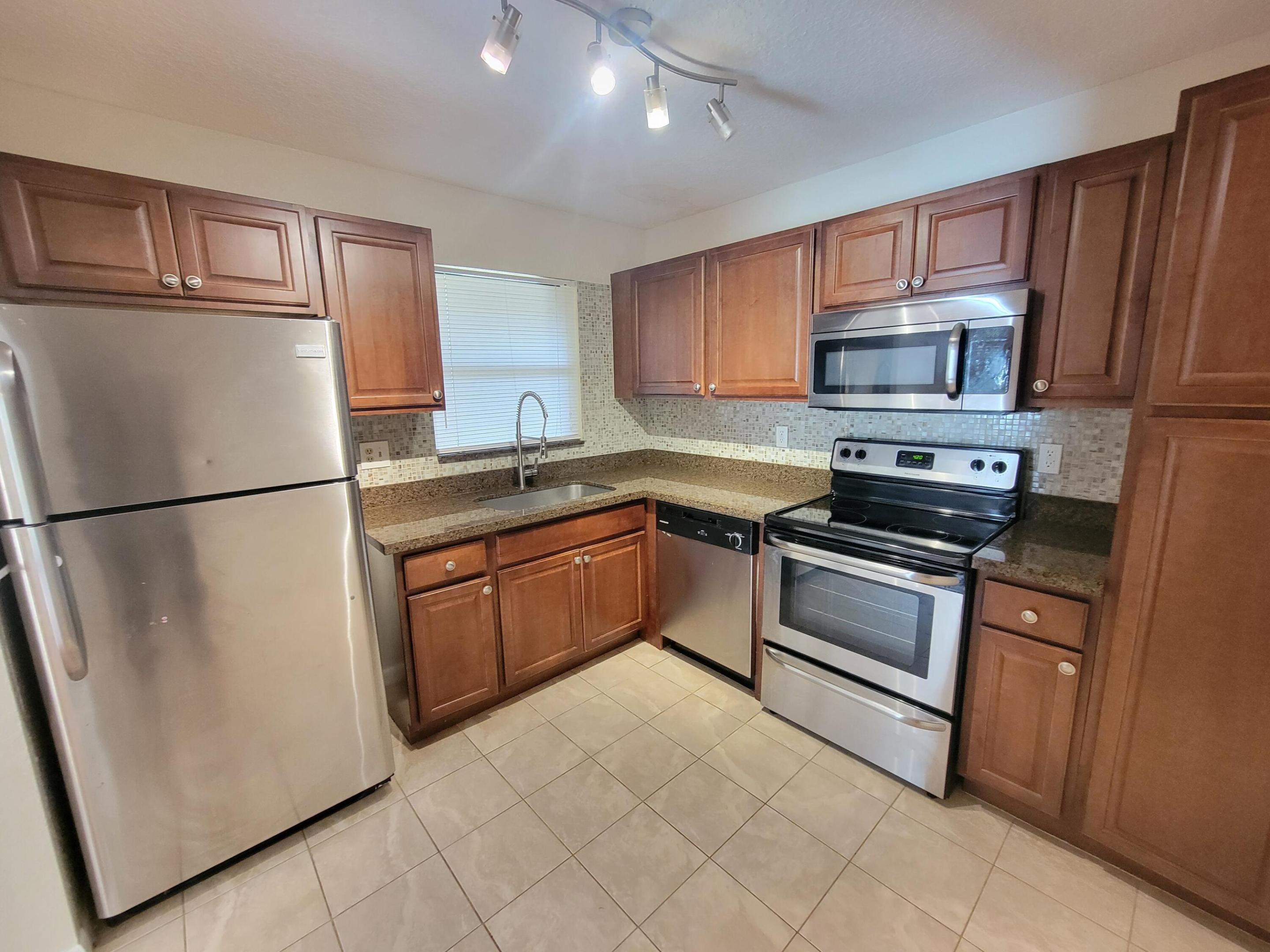 2539 NW 49 Terrace 703