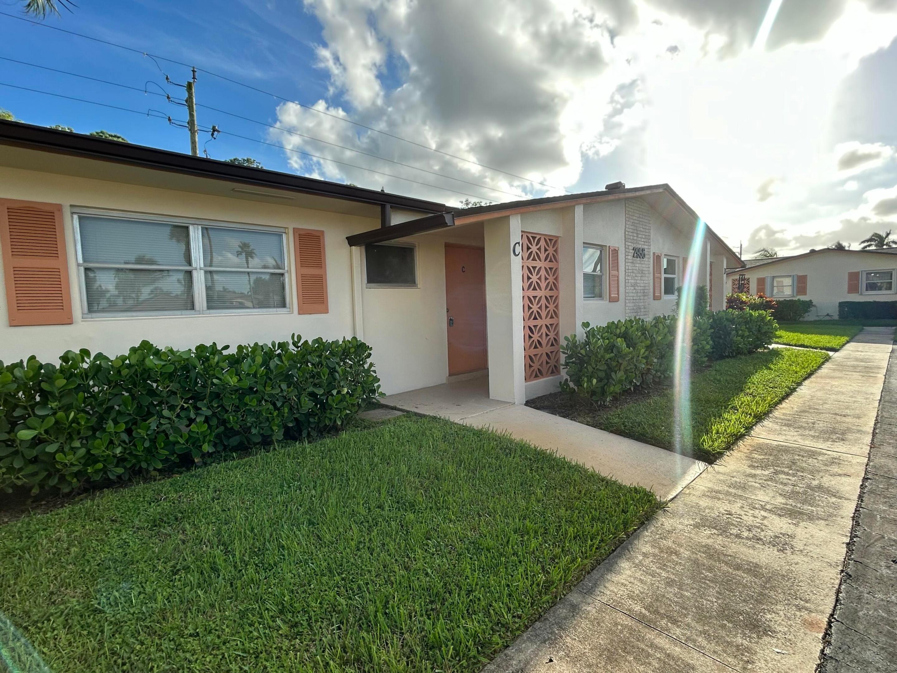 2956 Crosley Drive E C Property Photo 1