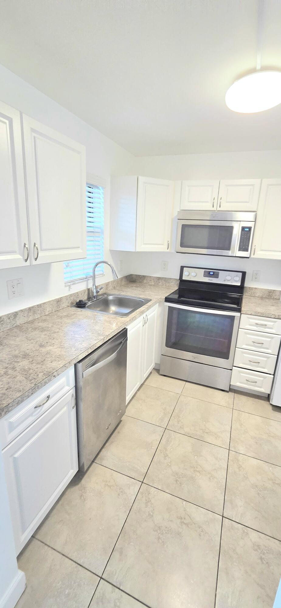 9355 Sw 8th Street 212 Property Photo 4