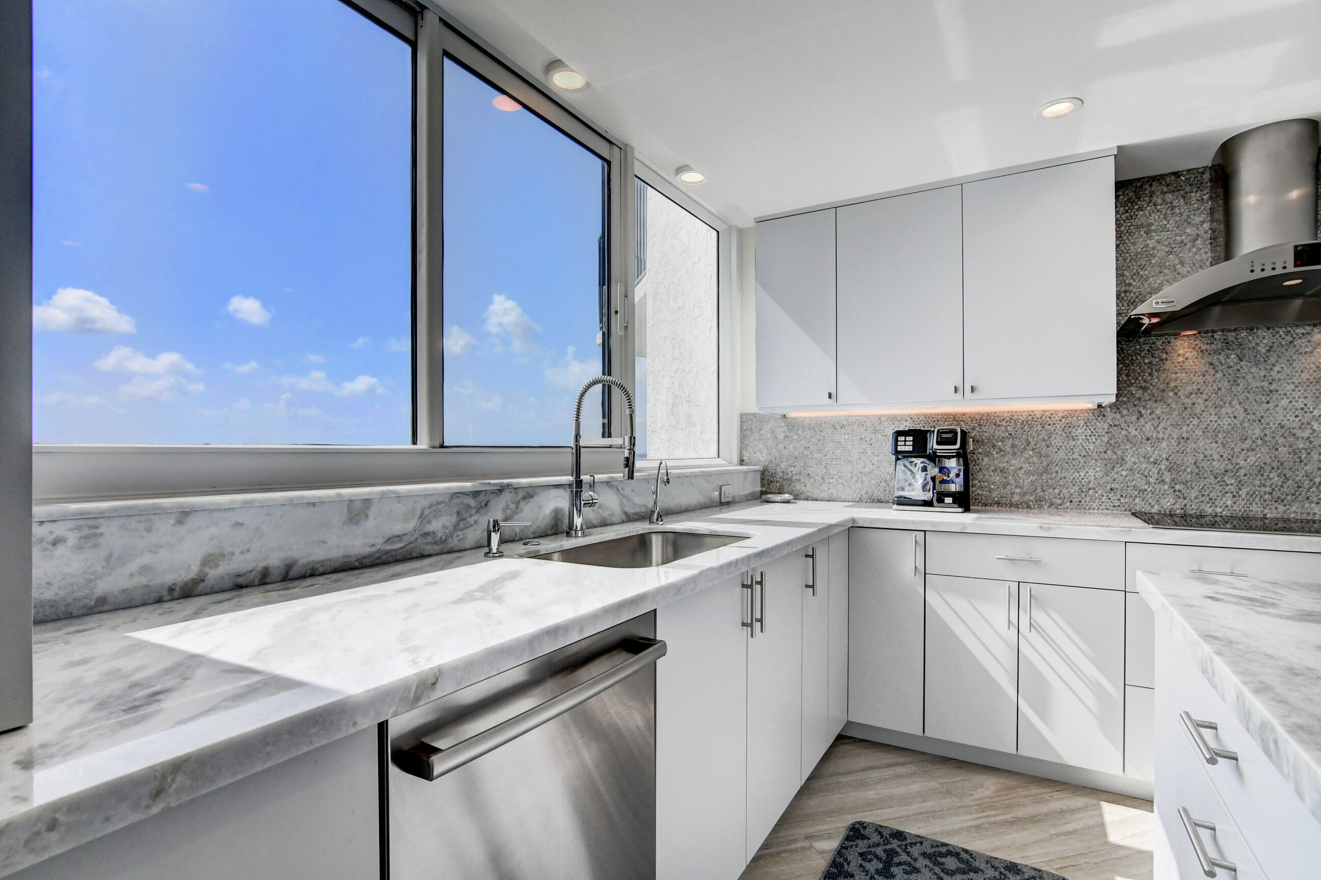 2575 S Ocean Boulevard 204s Property Photo 11