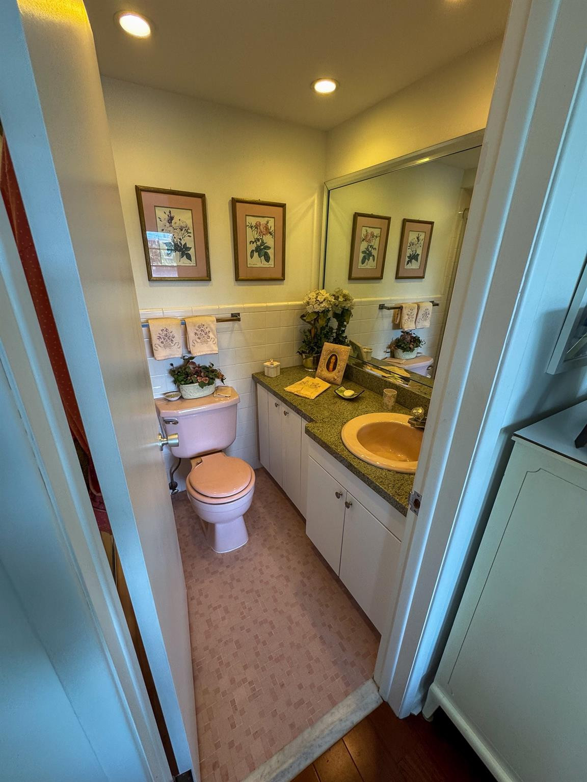 1750 S Ocean Lane 205 Property Photo 24