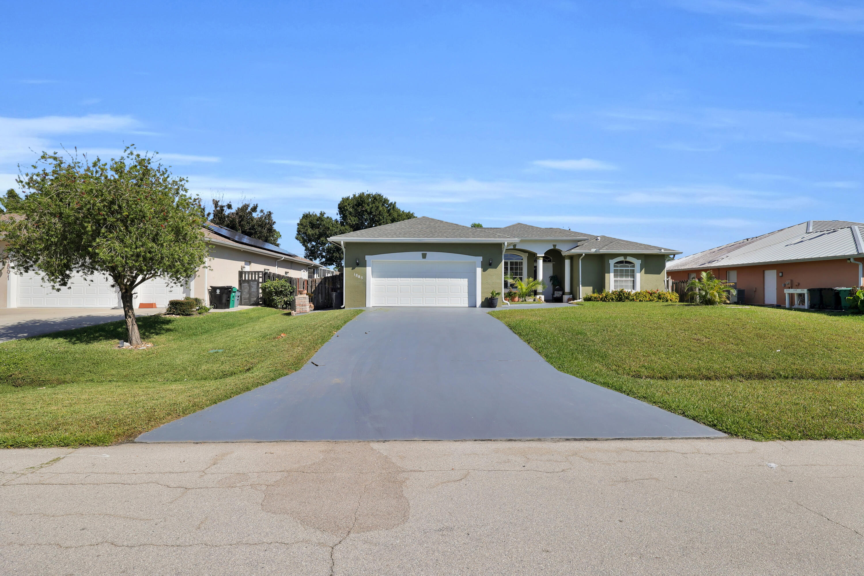 1885 Sw Altman Avenue Property Photo 2