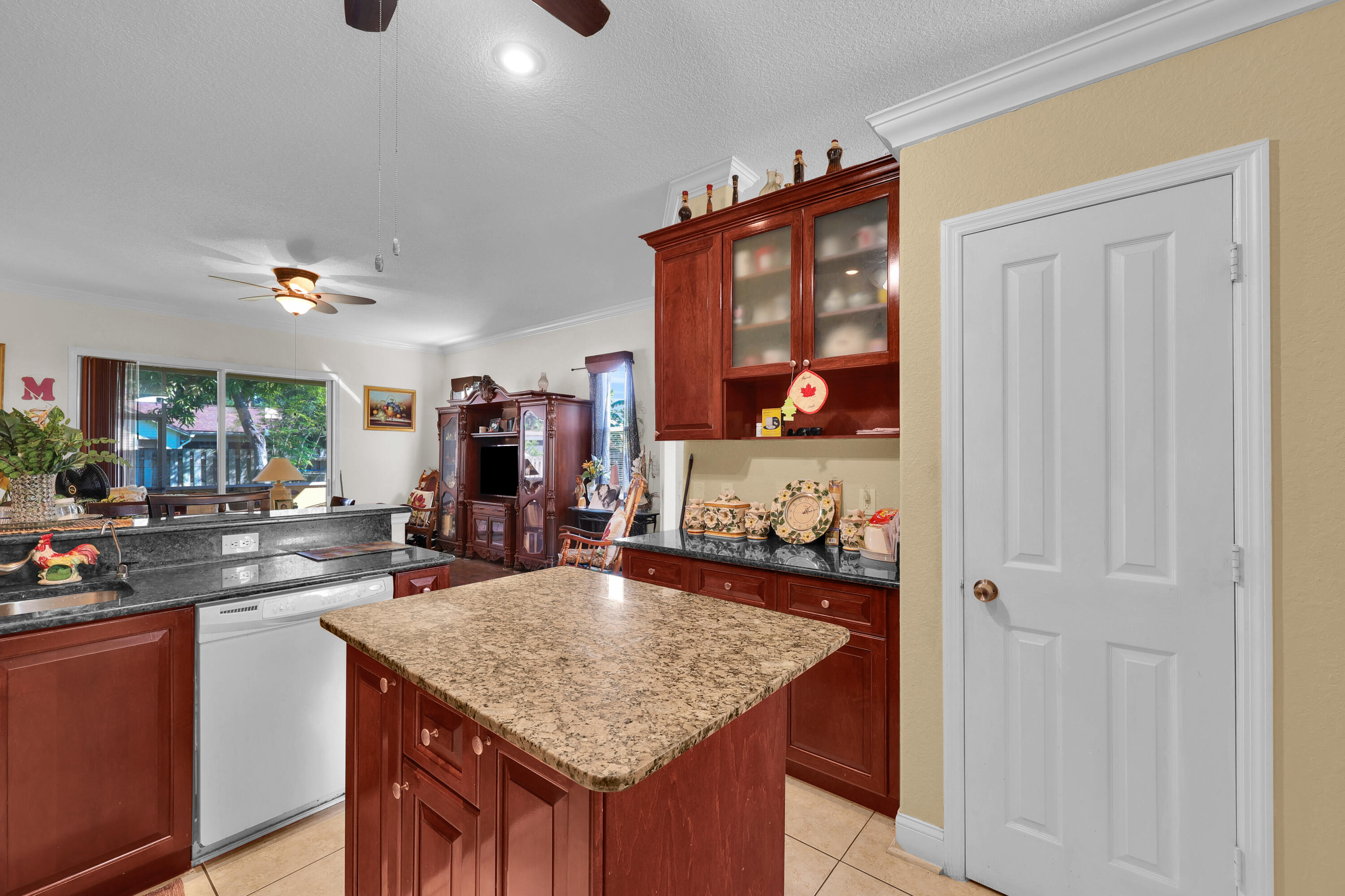 1885 Sw Altman Avenue Property Photo 16