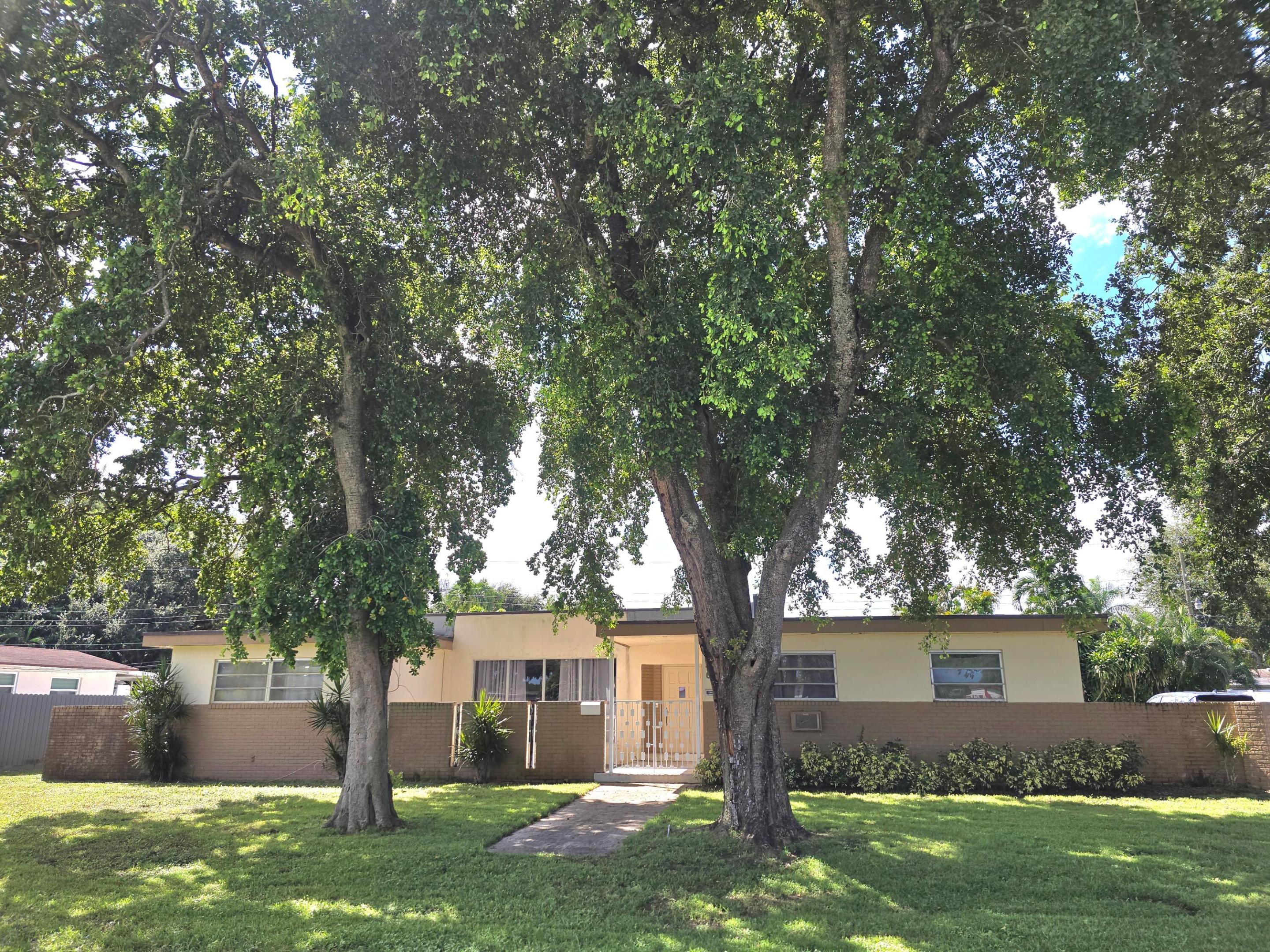 6840 SW 16th Street
