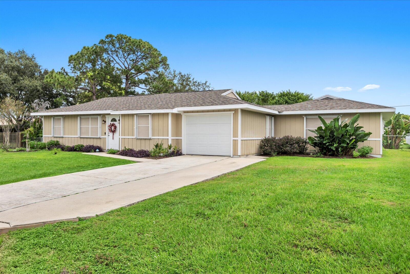 2417 Sw Roney Road Property Photo 1
