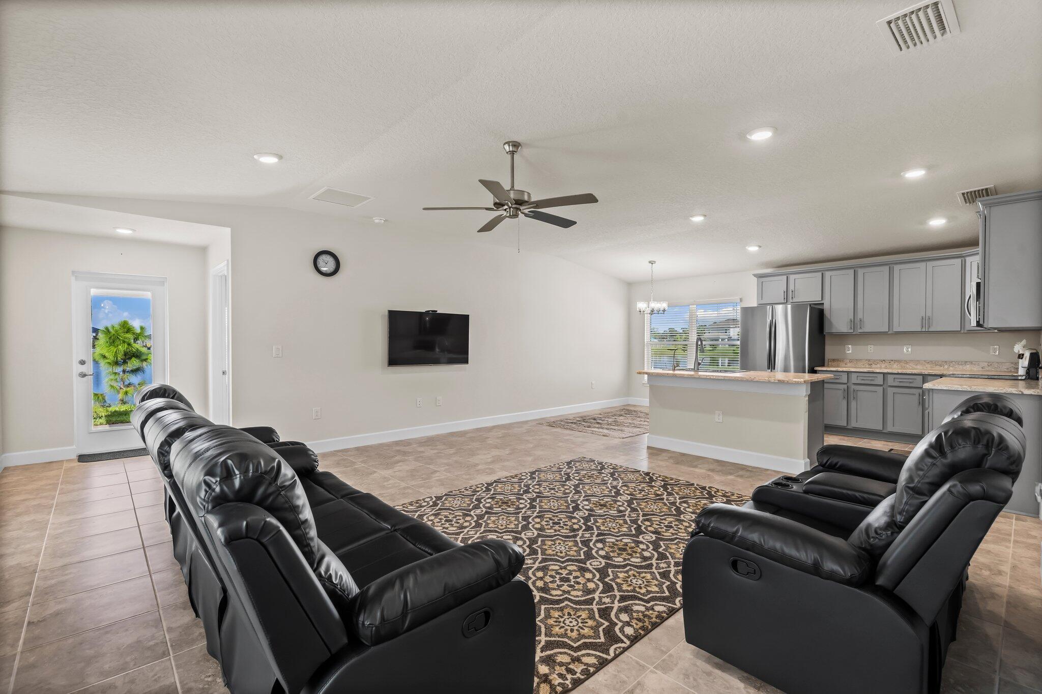 1276 Canfield Circle Se Property Photo 7