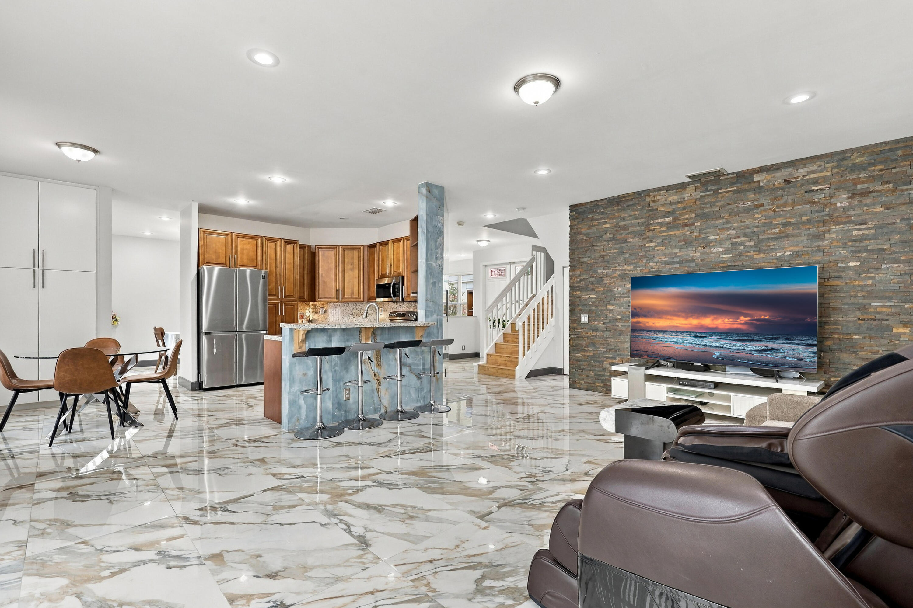 18982 Adagio Drive Property Photo 7