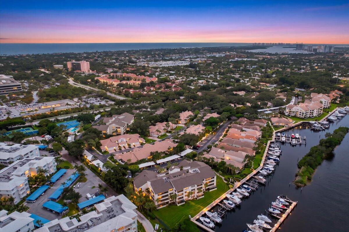 526 Oak Harbour Drive 526 Property Photo 1