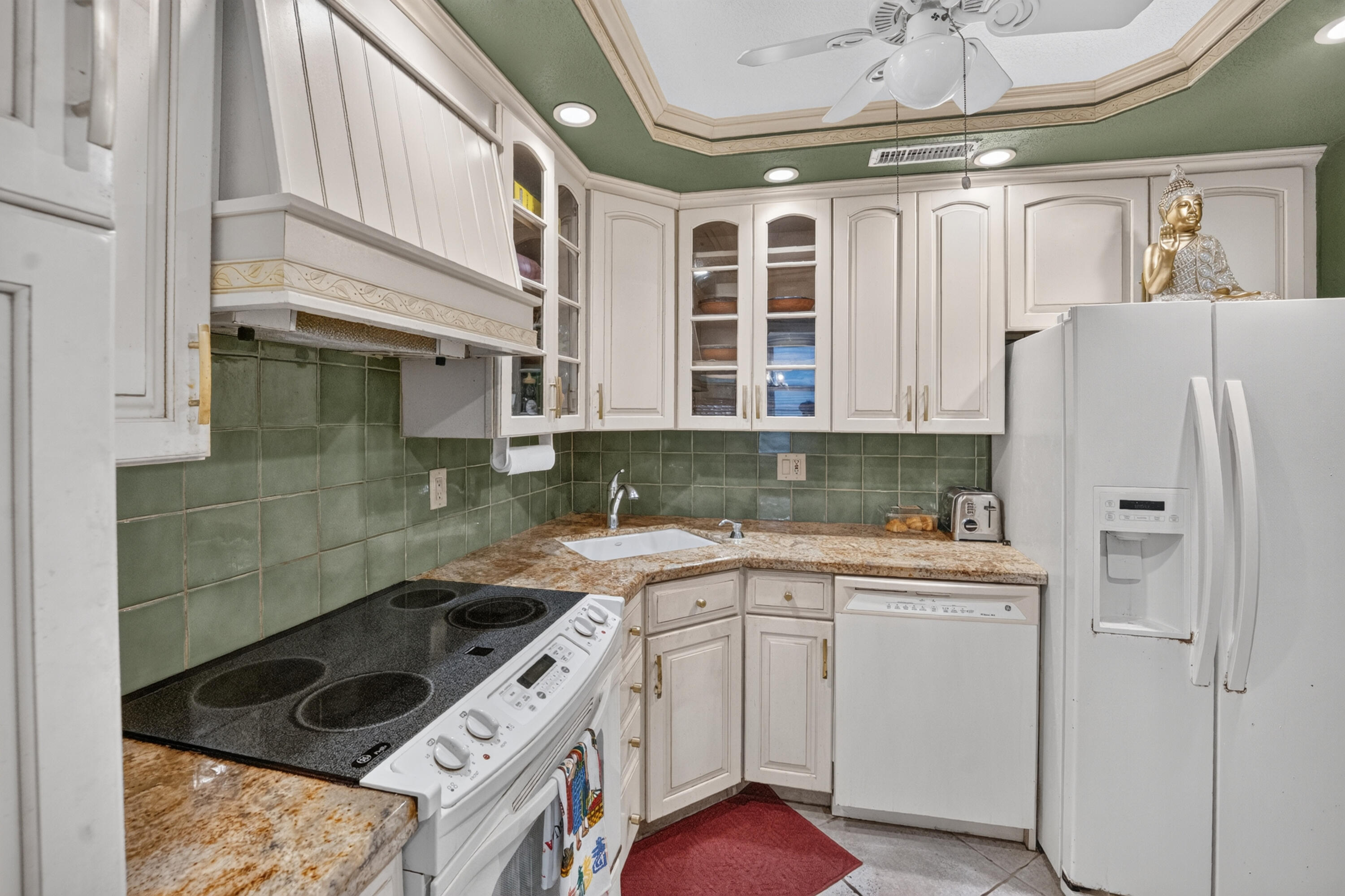 301 N Ocean Boulevard 1006 Property Photo 4