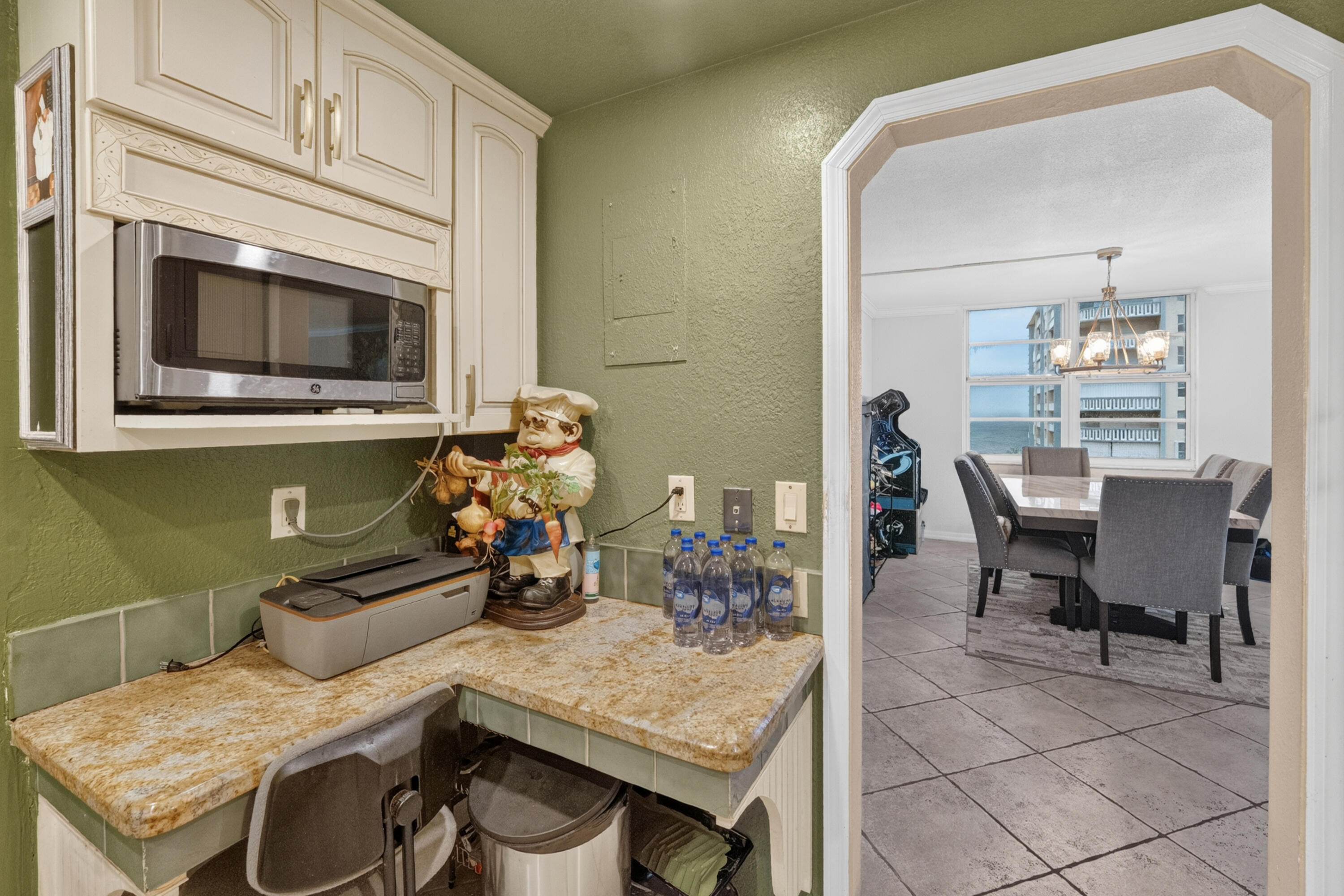 301 N Ocean Boulevard 1006 Property Photo 8