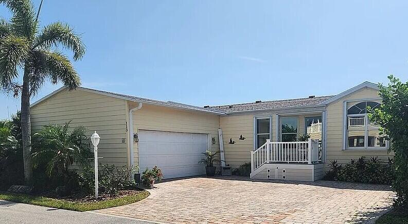 113 E Harbor Drive Property Photo 1