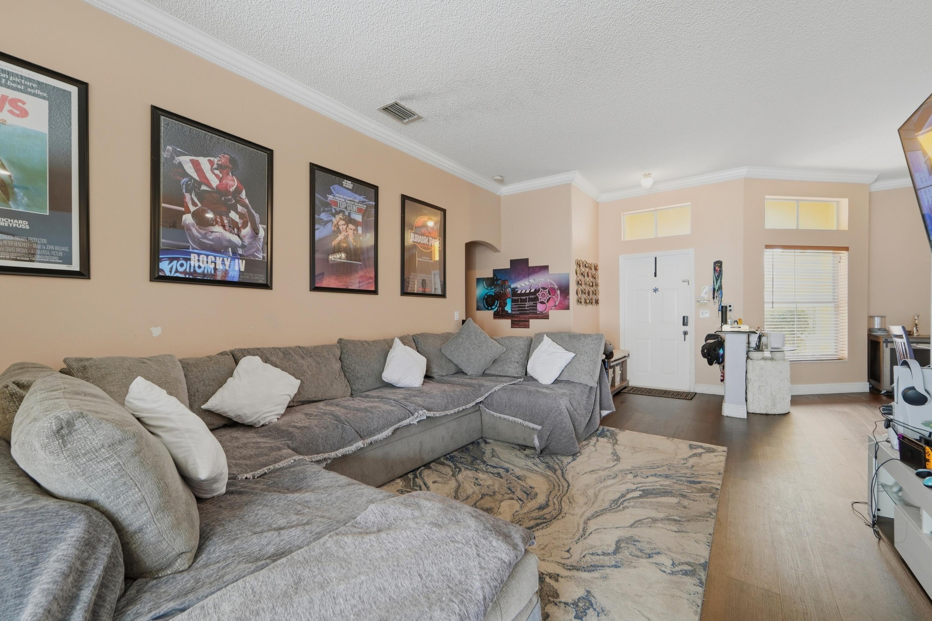 6801 Las Colinas Lane Property Photo 4