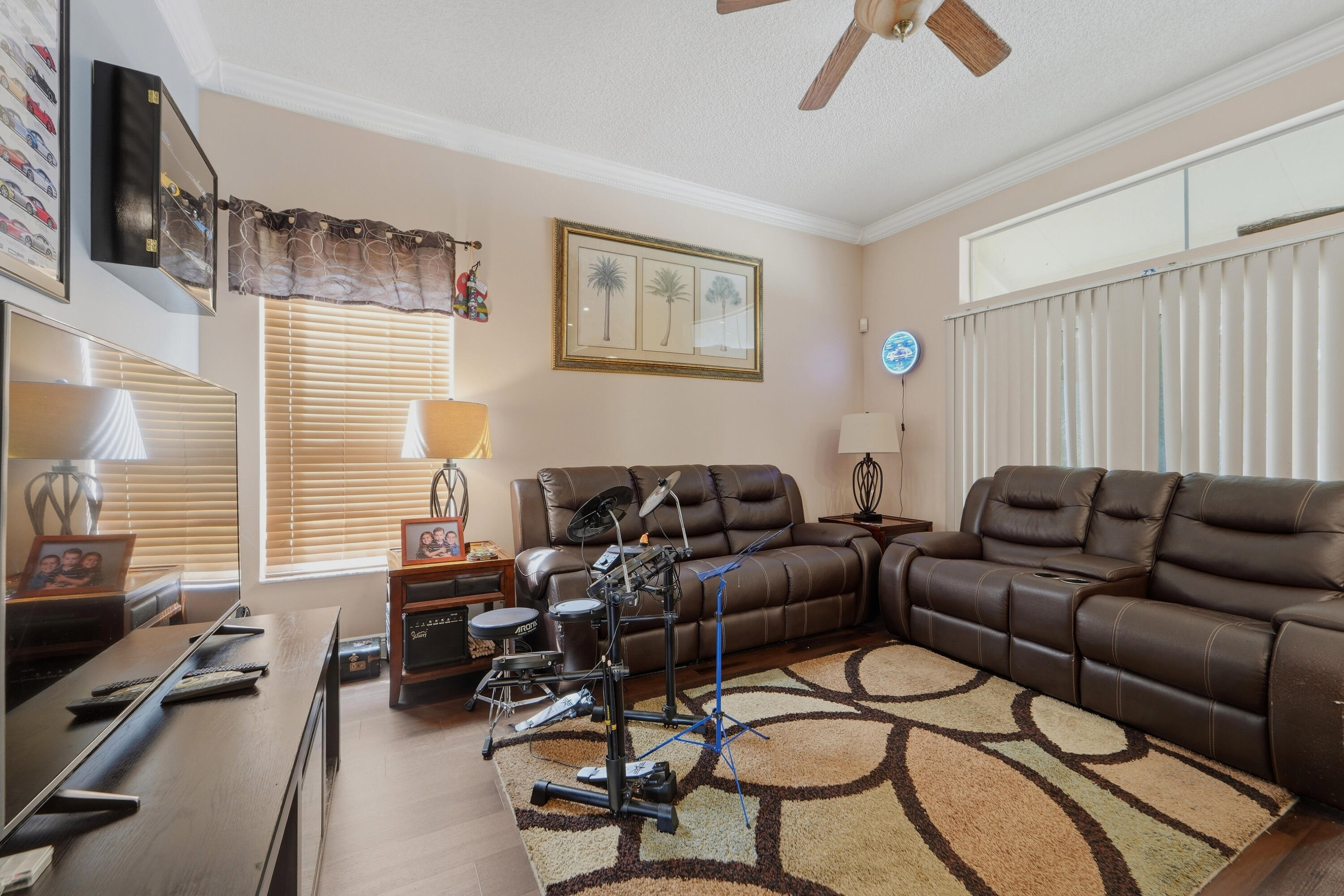6801 Las Colinas Lane Property Photo 8