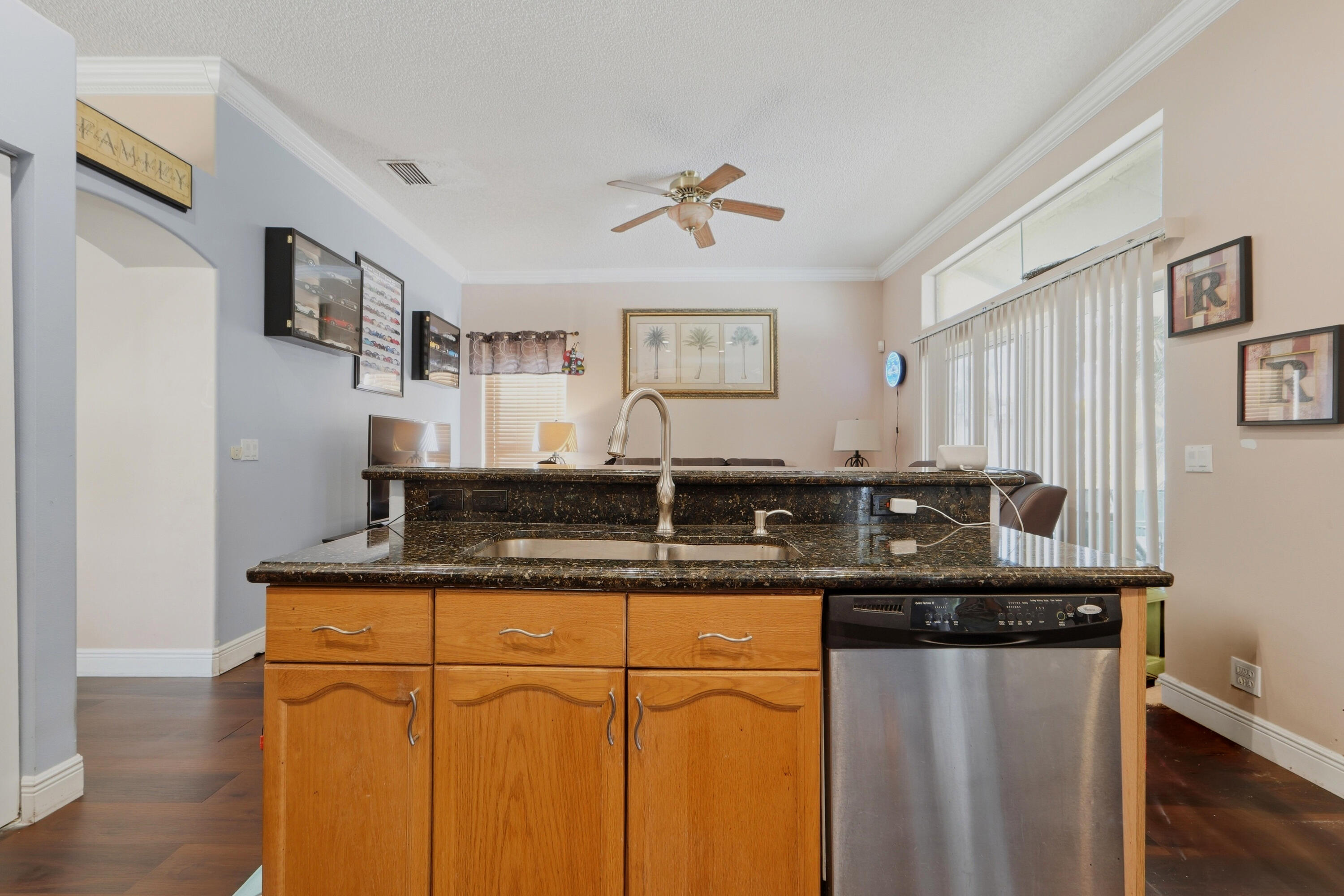 6801 Las Colinas Lane Property Photo 14