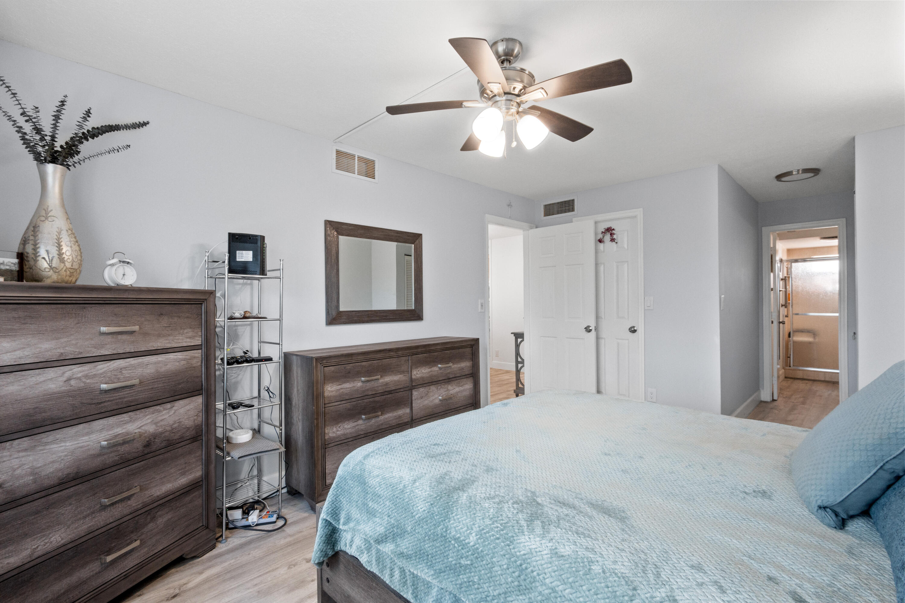 9350 Sunrise Lakes Boulevard 205 Property Photo 15