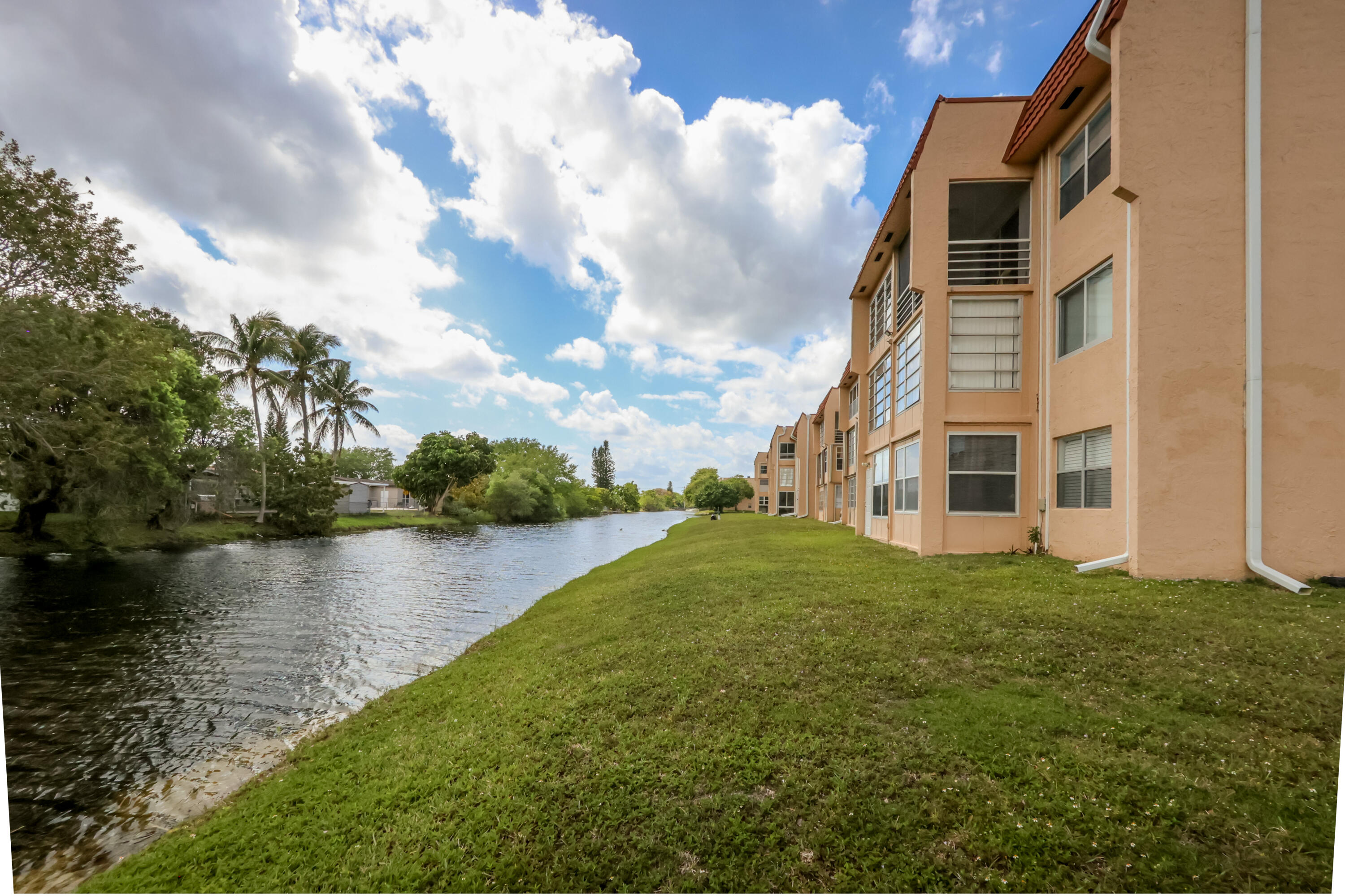 9350 Sunrise Lakes Boulevard 205 Property Photo 29