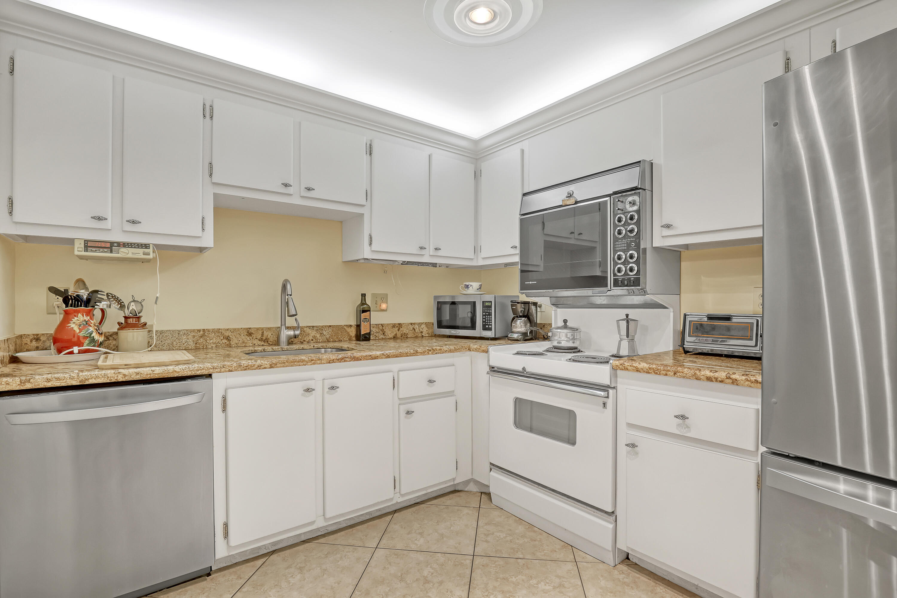 3589 S Ocean Boulevard 910 Property Photo 18