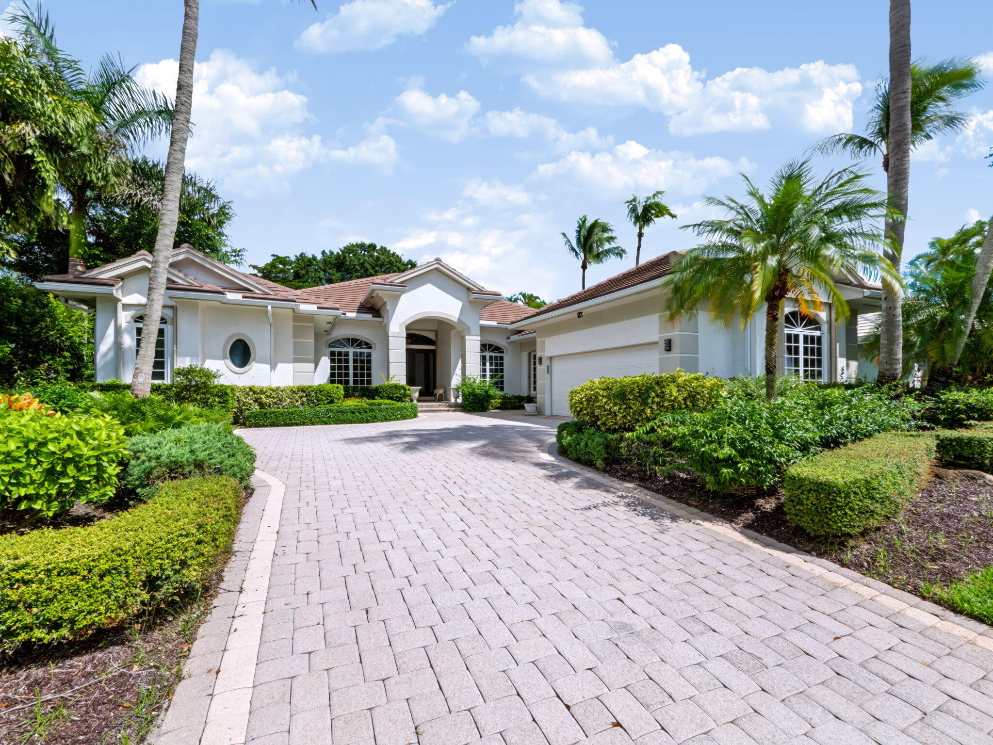 106 PEMBROKE Drive