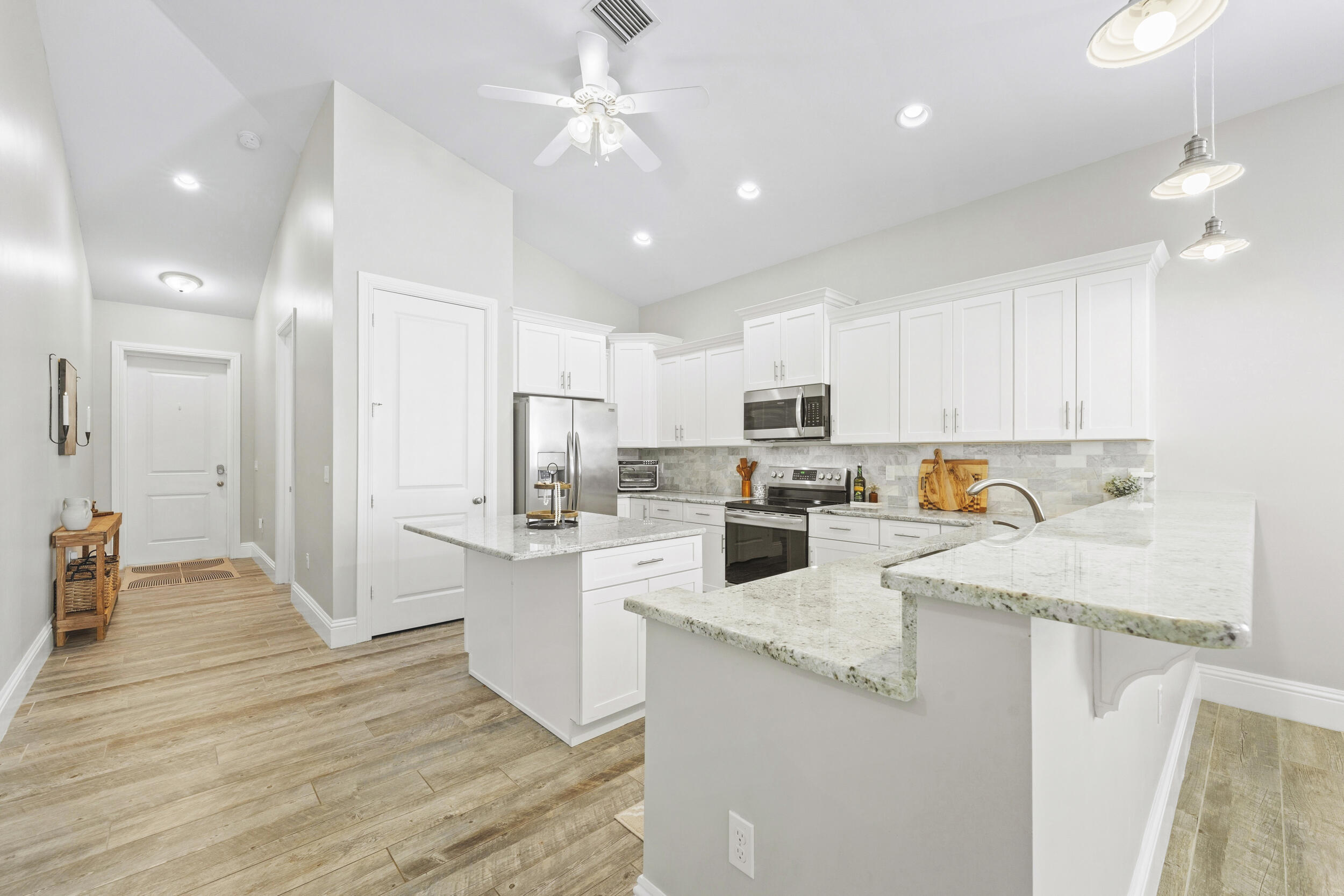962 Sw 27th Street Property Photo 3