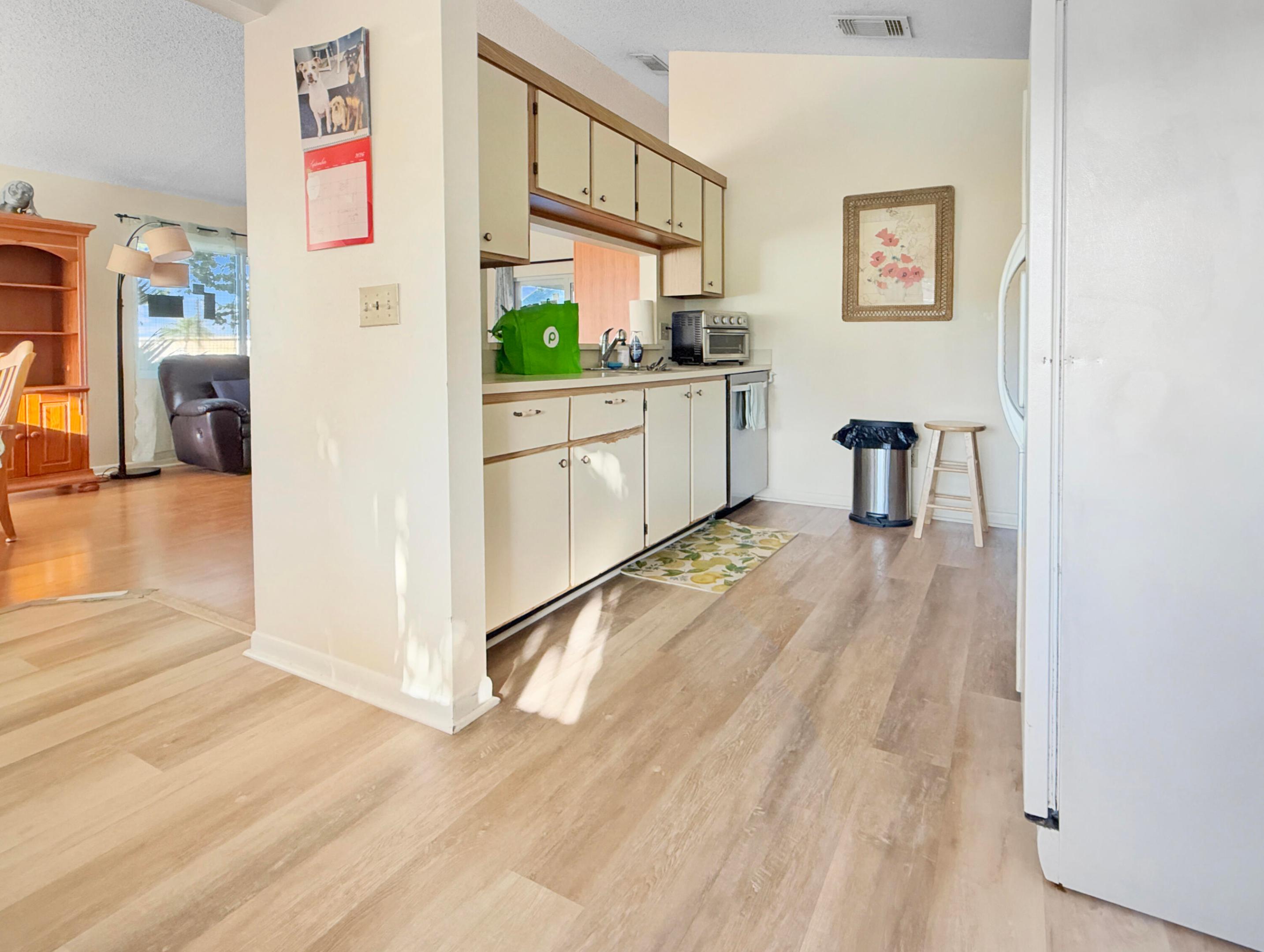 180 Raintree Trail Property Photo 3
